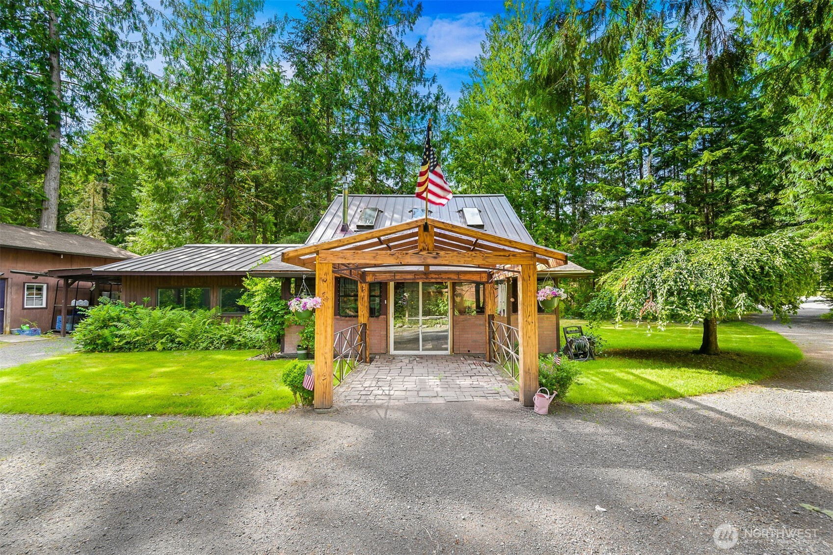 7417 Woodshire Road, Maple Falls, WA 98266