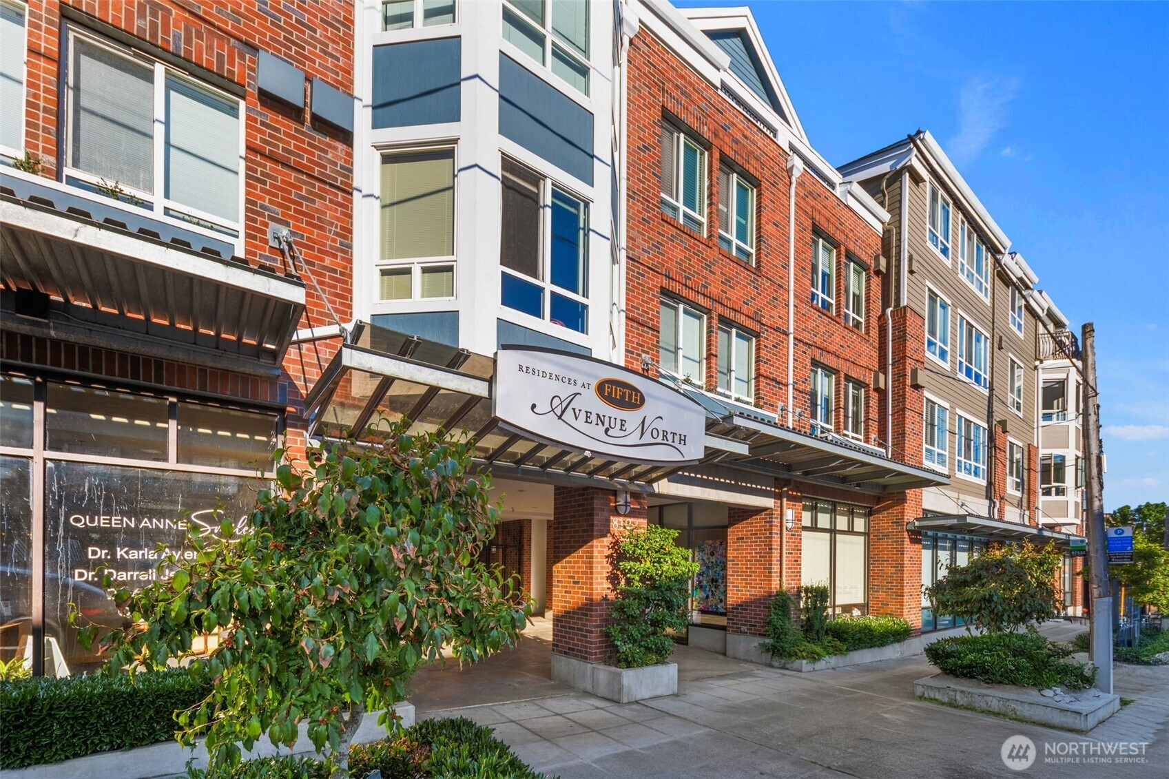812 5th Avenue N, Seattle, WA 98109