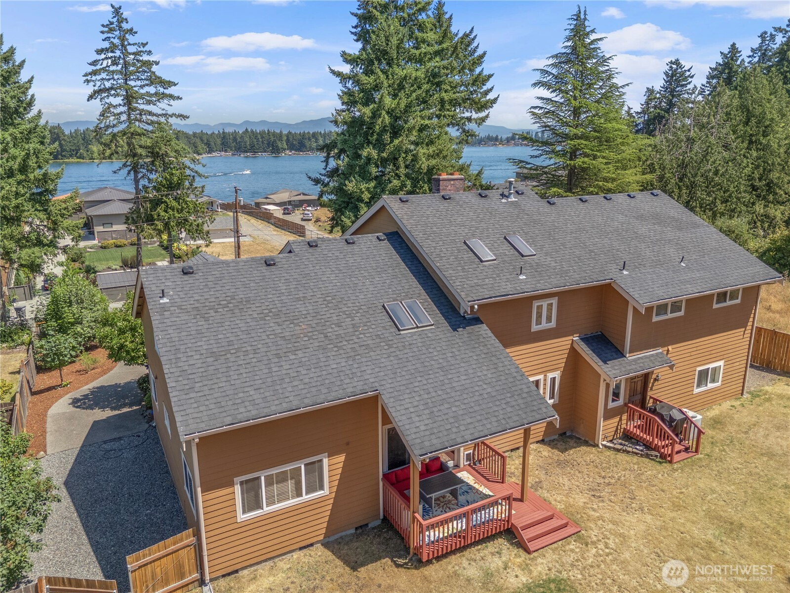 2006 Tacoma Point Drive E, Lake Tapps, WA 98391