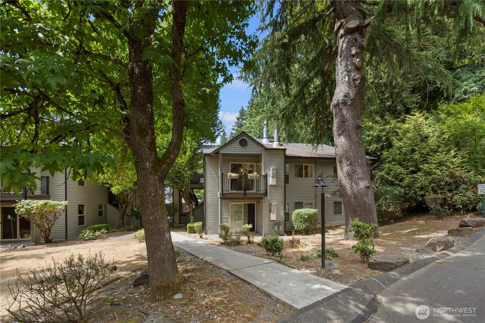 9805 Avondale Road NE, Redmond, WA 98052