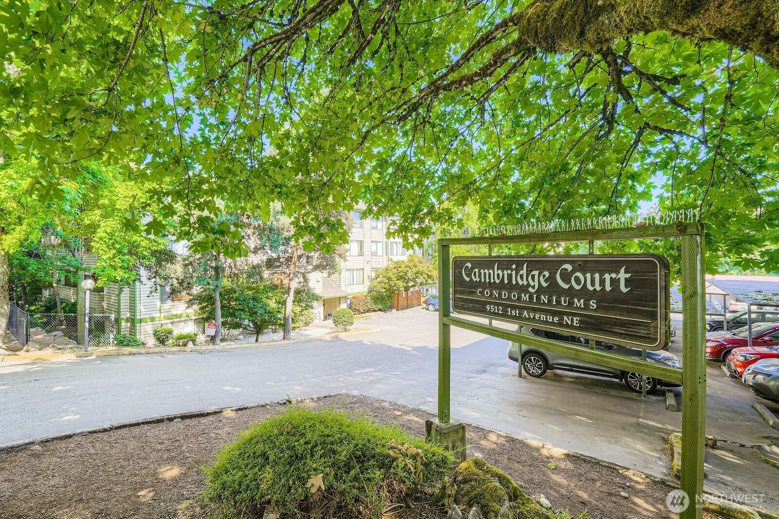 9512 1st Avenue NE, Seattle, WA 98115