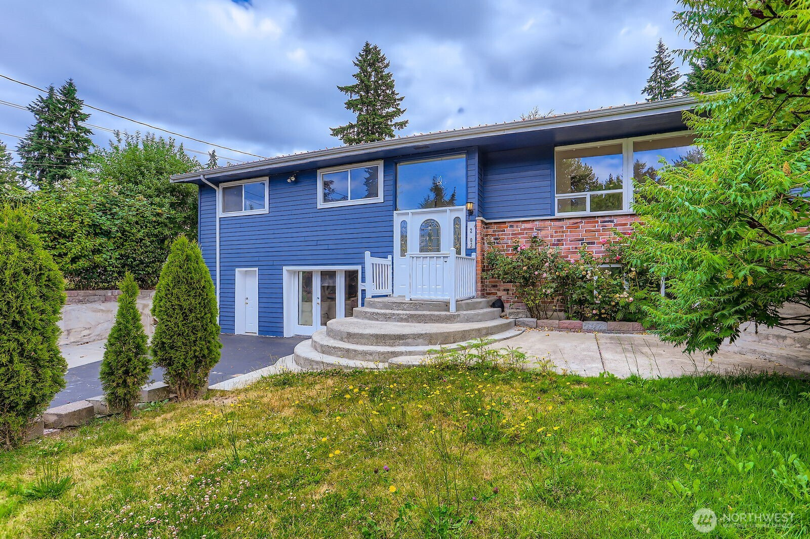 22403 60th Avenue W, Mountlake Terrace, WA 98043