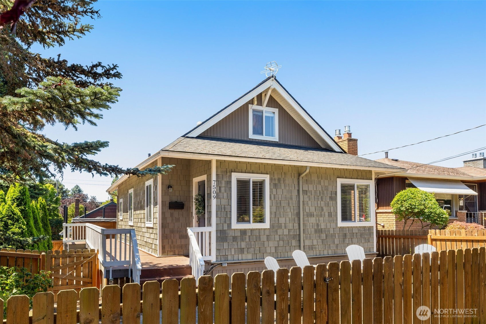 7509 16th Avenue NW, Seattle, WA 98117
