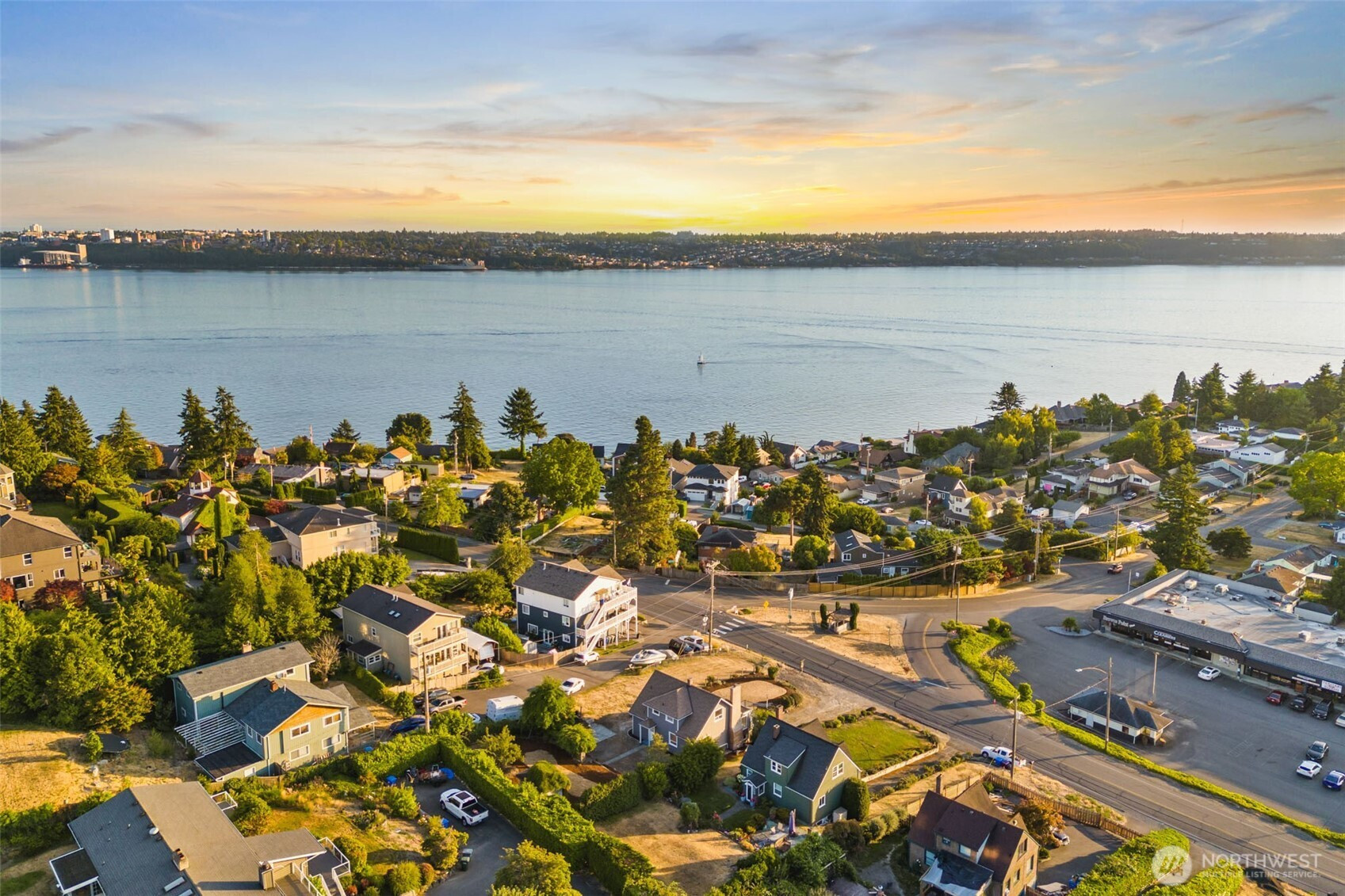 6607 East Side Drive NE, Tacoma, WA 98422