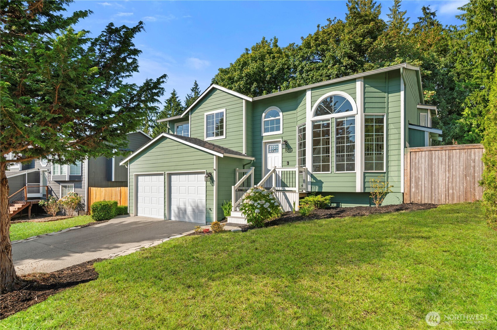 8119 Crown Ridge Boulevard, Arlington, WA 98223