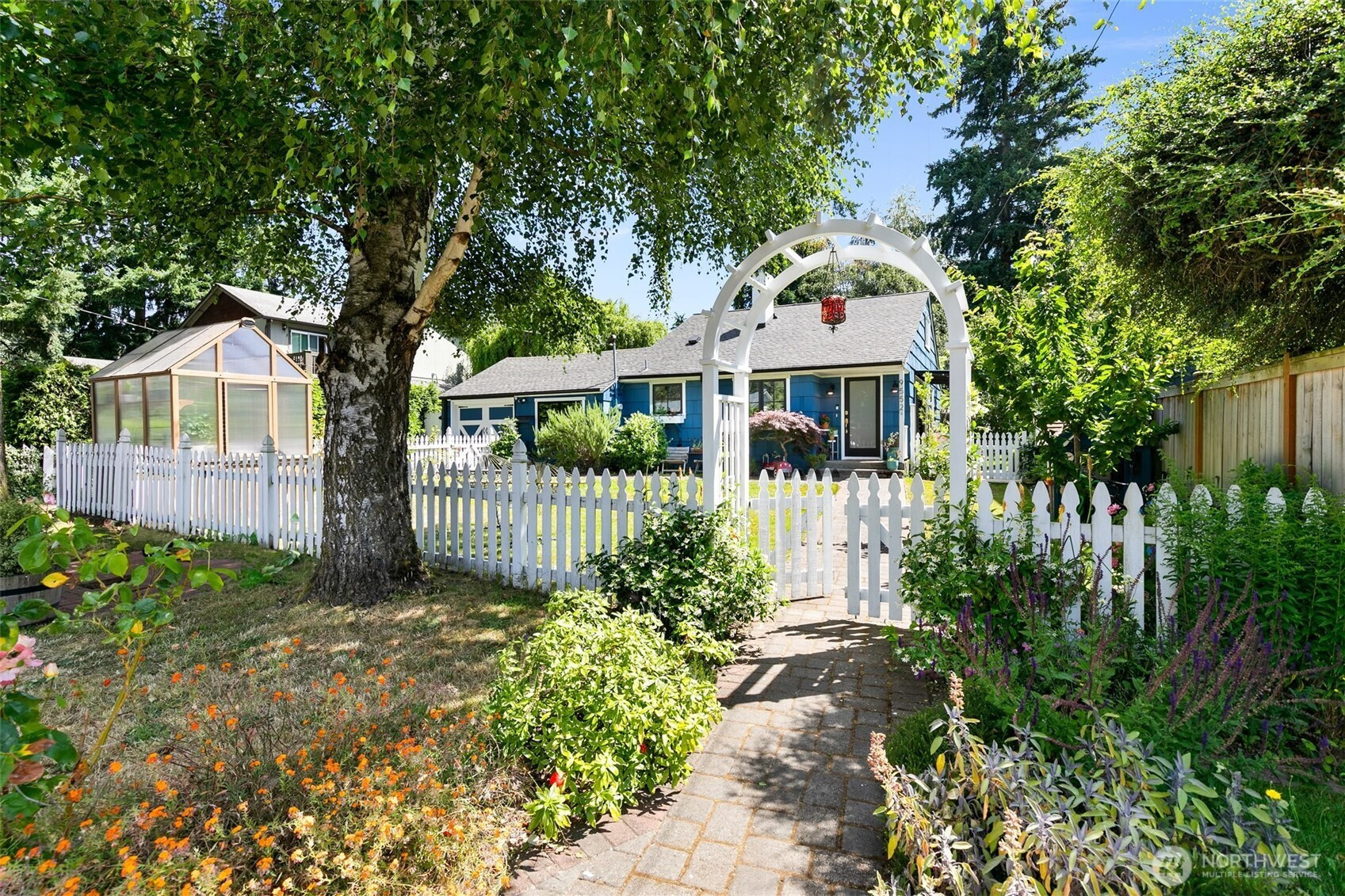 9552 6th Avenue NW, Seattle, WA 98117