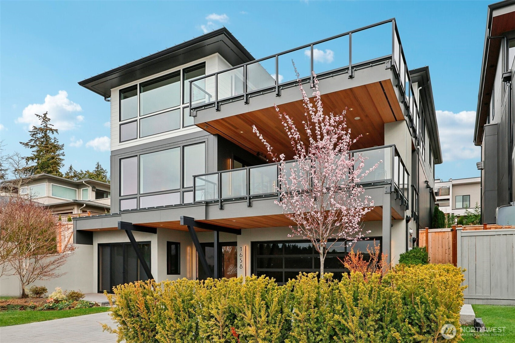 1658 10th Street W, Kirkland, WA 98033