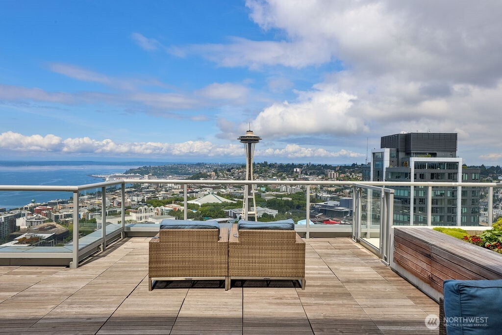 583 Battery Street, Seattle, WA 98121