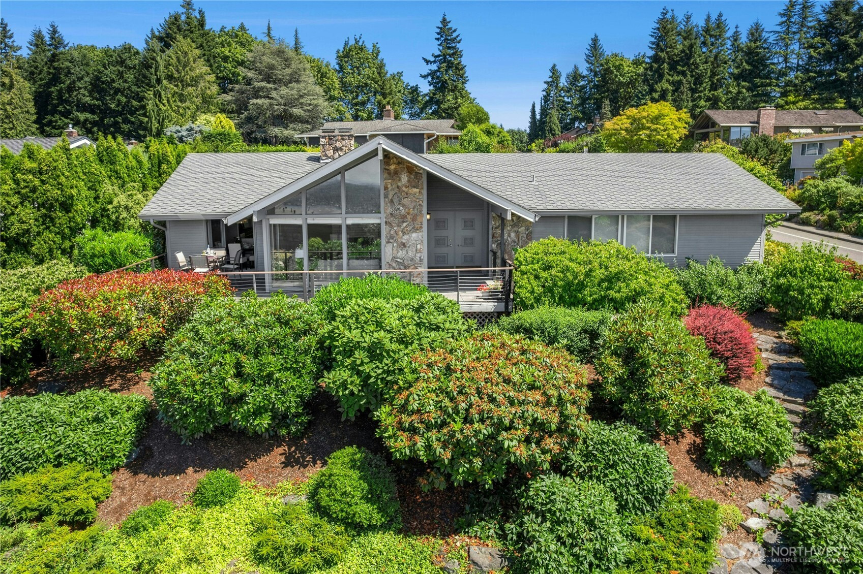 14000 Somerset Boulevard SE, Bellevue, WA 98006