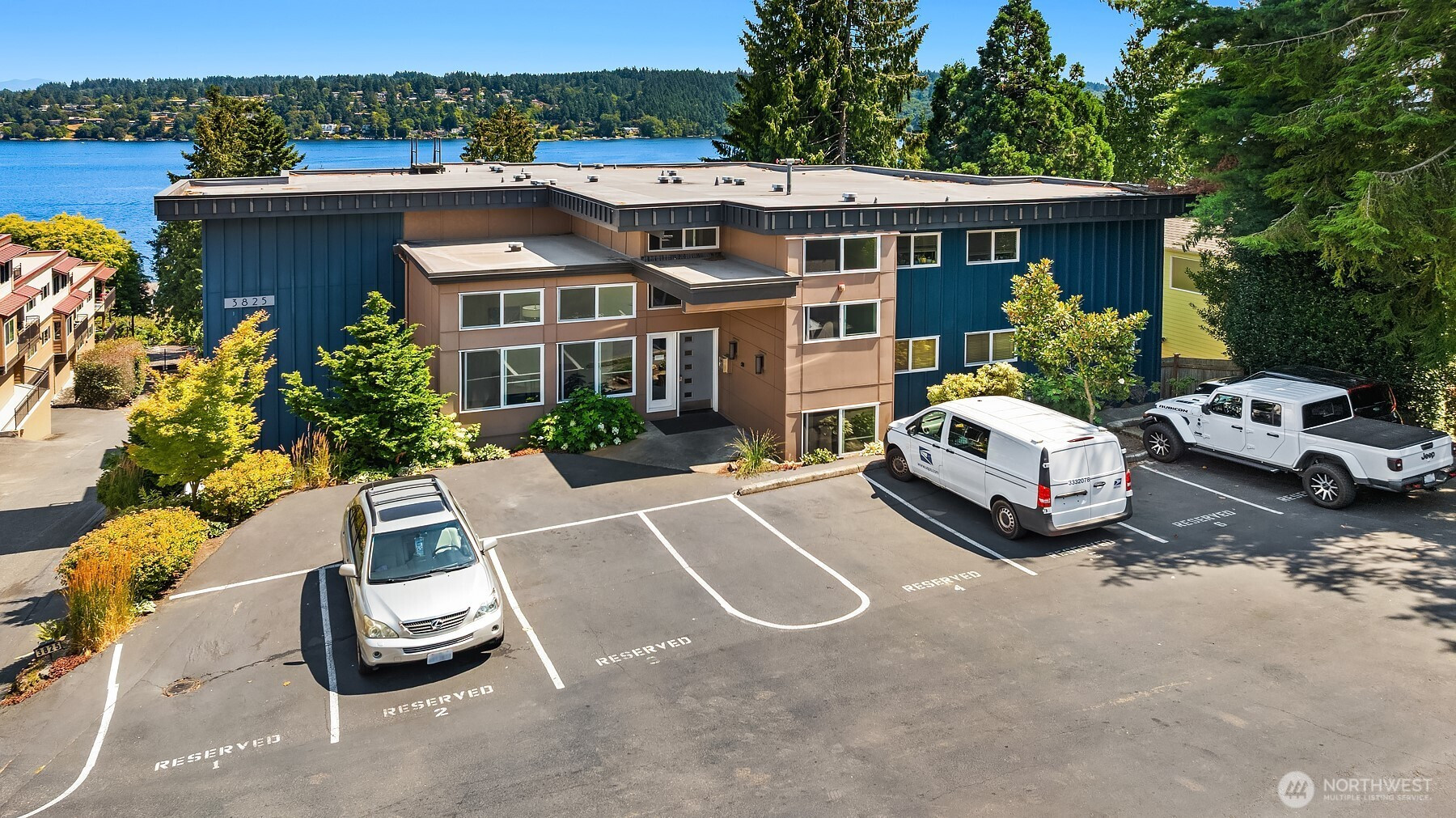 3825 NE 155th Place, Lake Forest Park, WA 98155