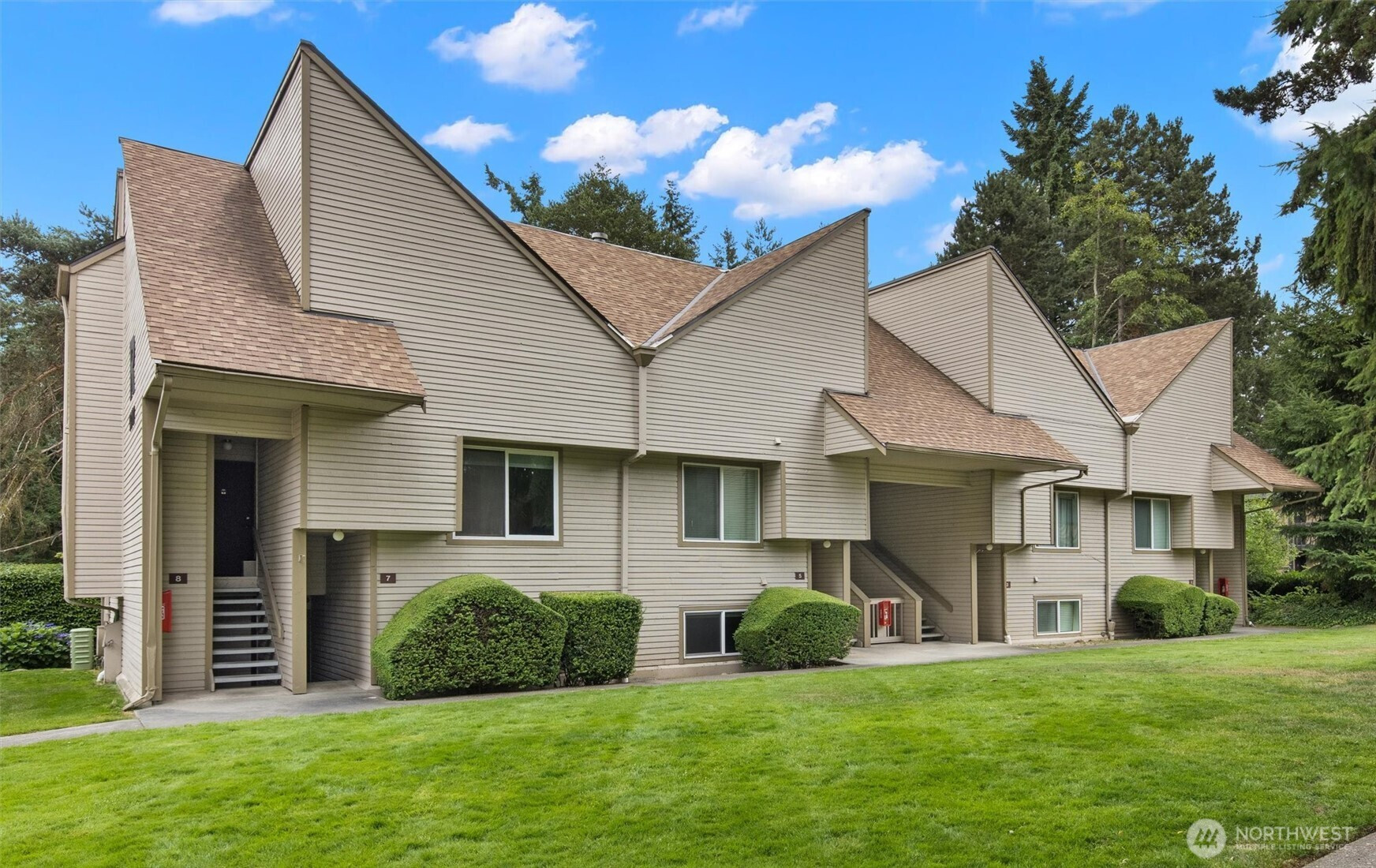 14717 NE 44th Place, Bellevue, WA 98007