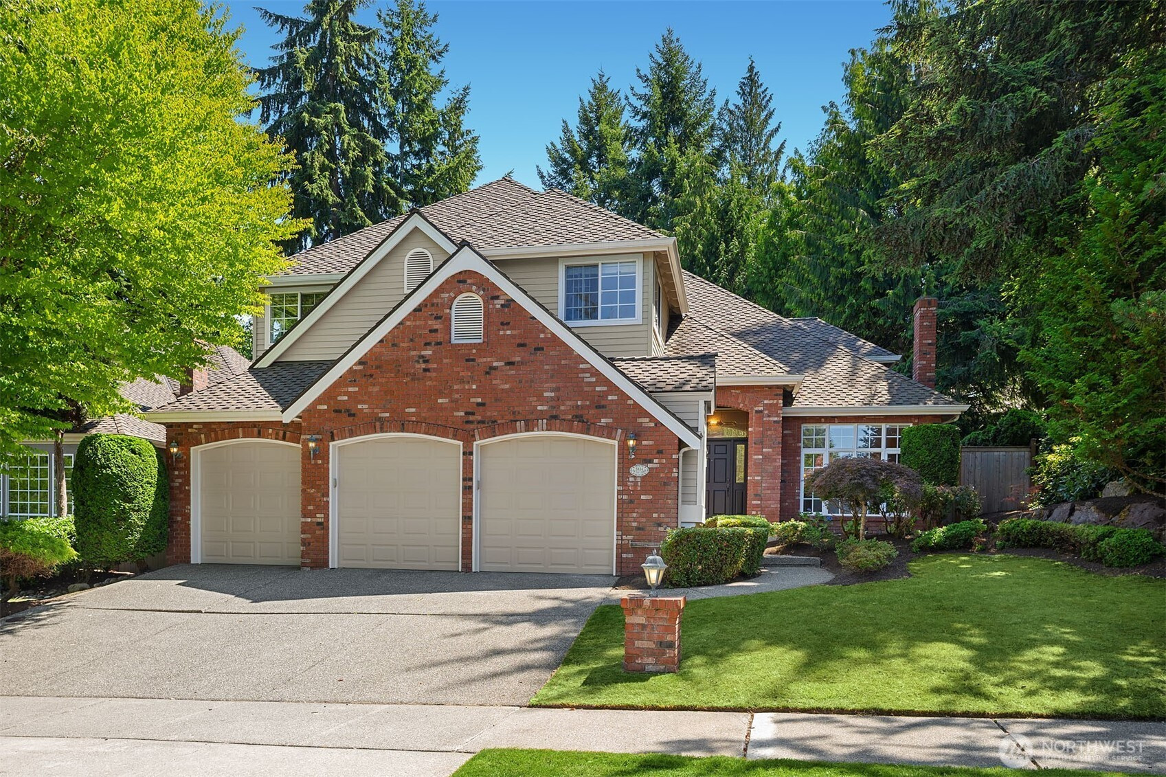 5834 NW Lac Leman Drive, Issaquah, WA 98027