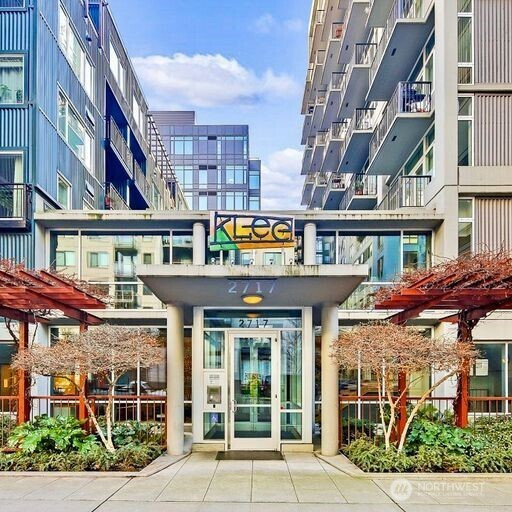 2717 Western Avenue, Seattle, WA 98121