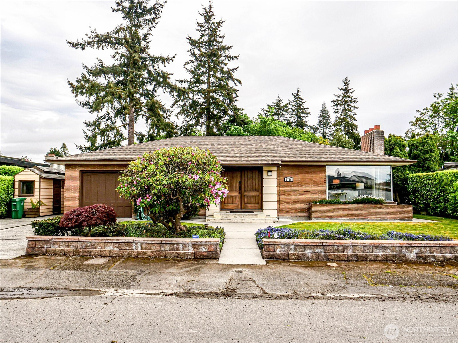 1709 NW 99th Street, Seattle, WA 98117