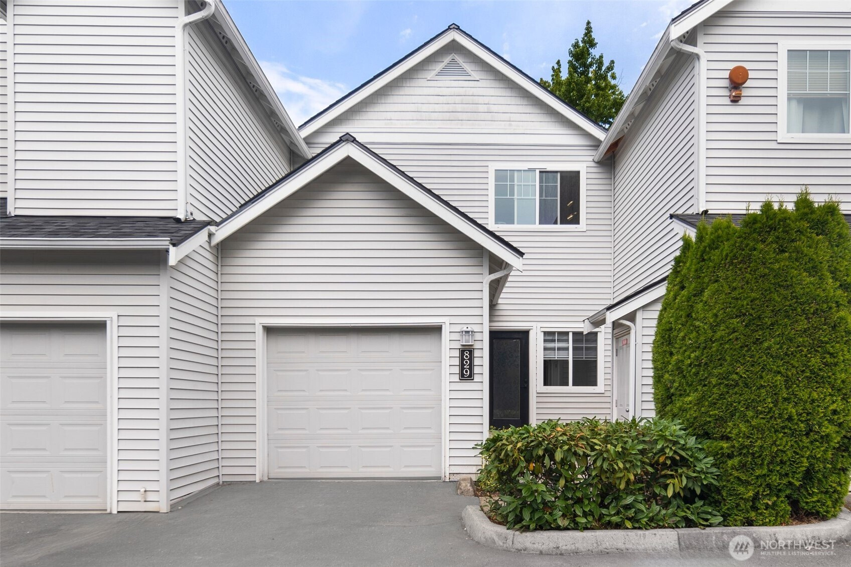 829 232nd PL NE, Sammamish, WA 98074