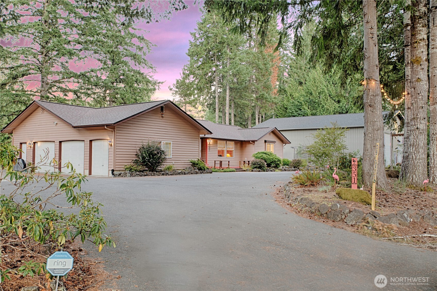 351 N Fairway Drive W, Hoodsport, WA 98548