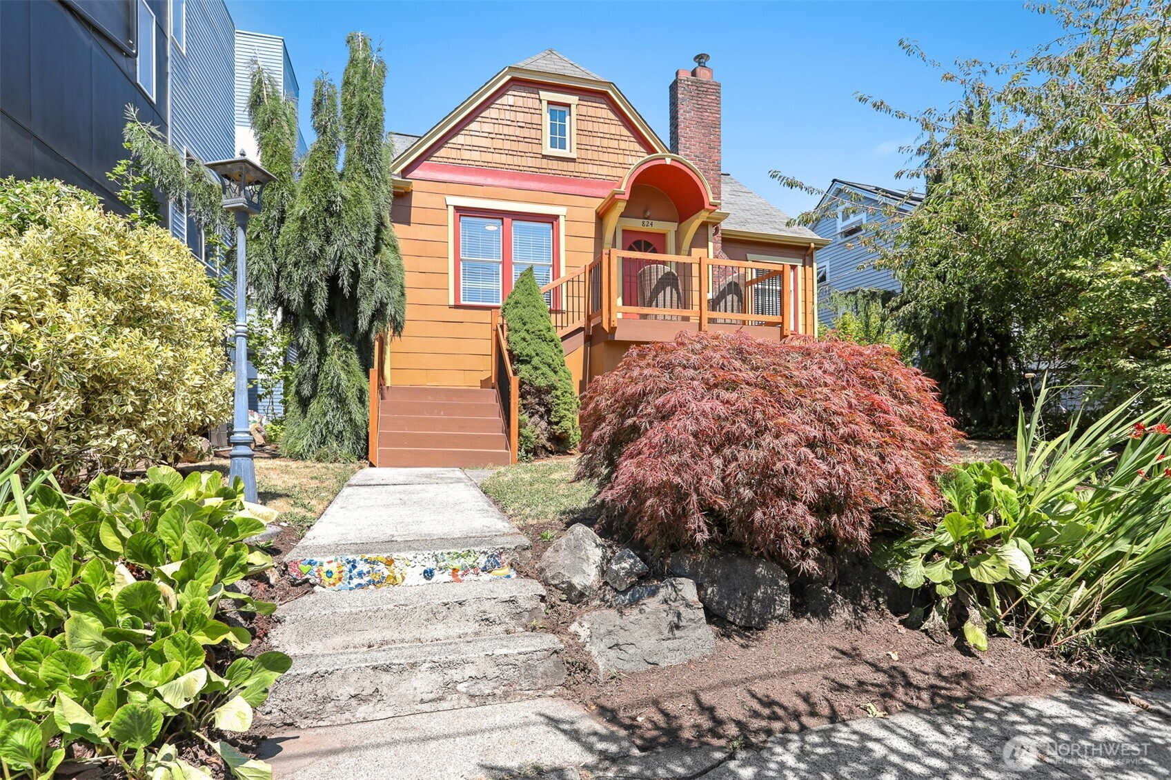 824 NW 56th St, Seattle, WA 98107