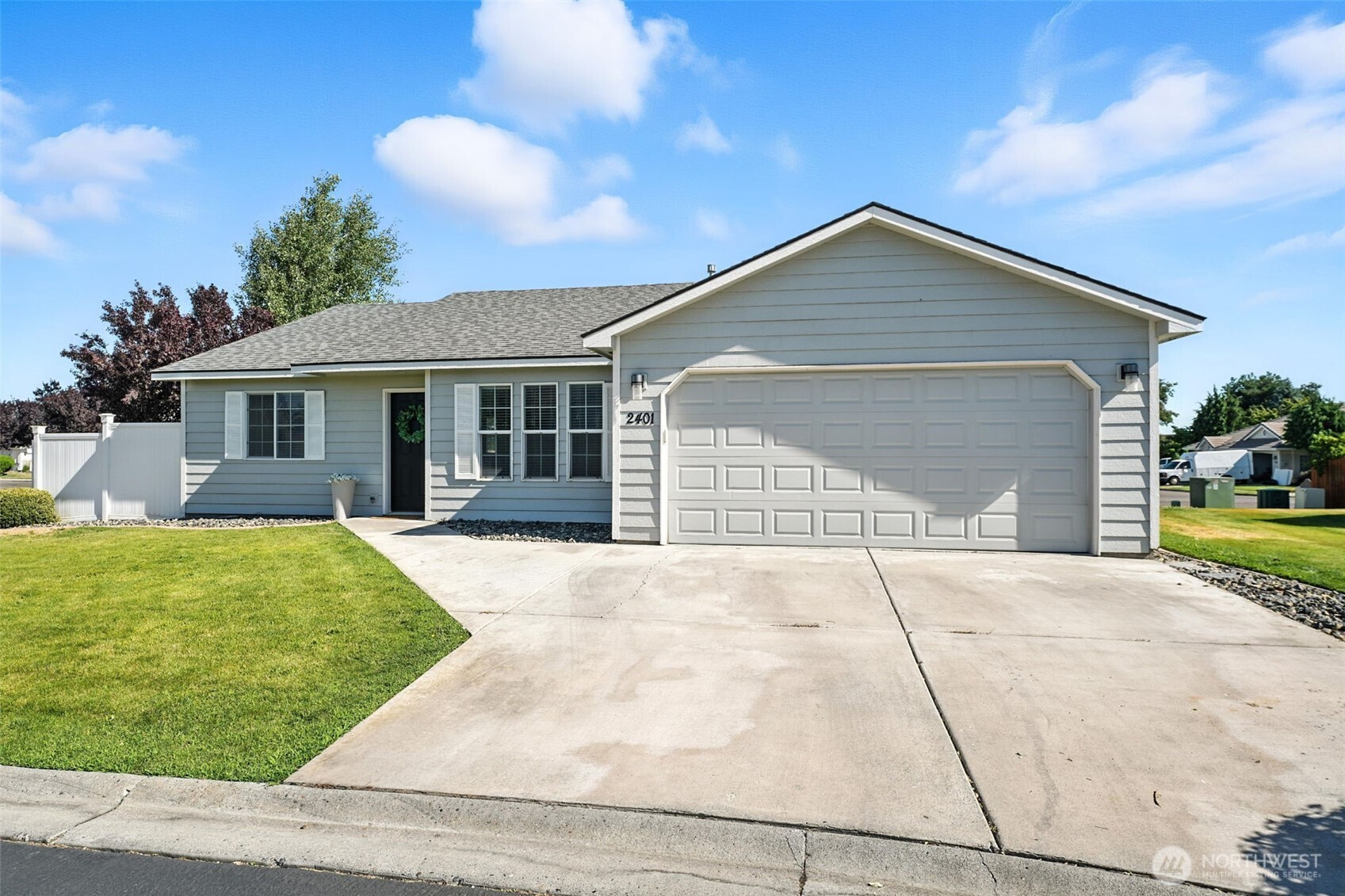 2401 S Arthur Court, Kennewick, WA 99338