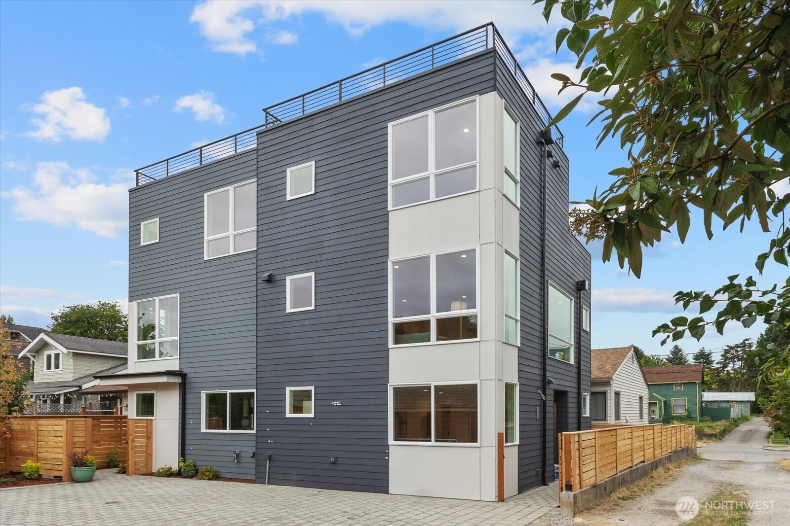 745 N 71st Street, Seattle, WA 98103