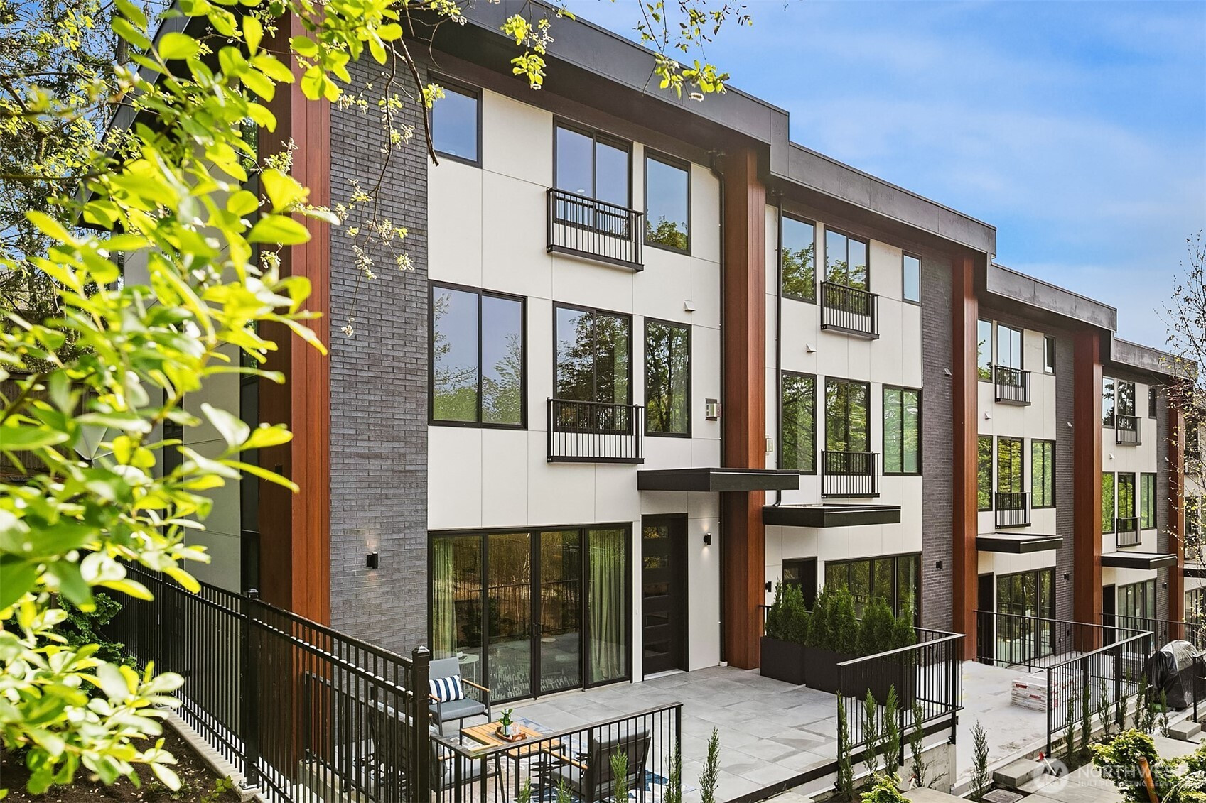 282 118th Avenue SE, Bellevue, WA 98005
