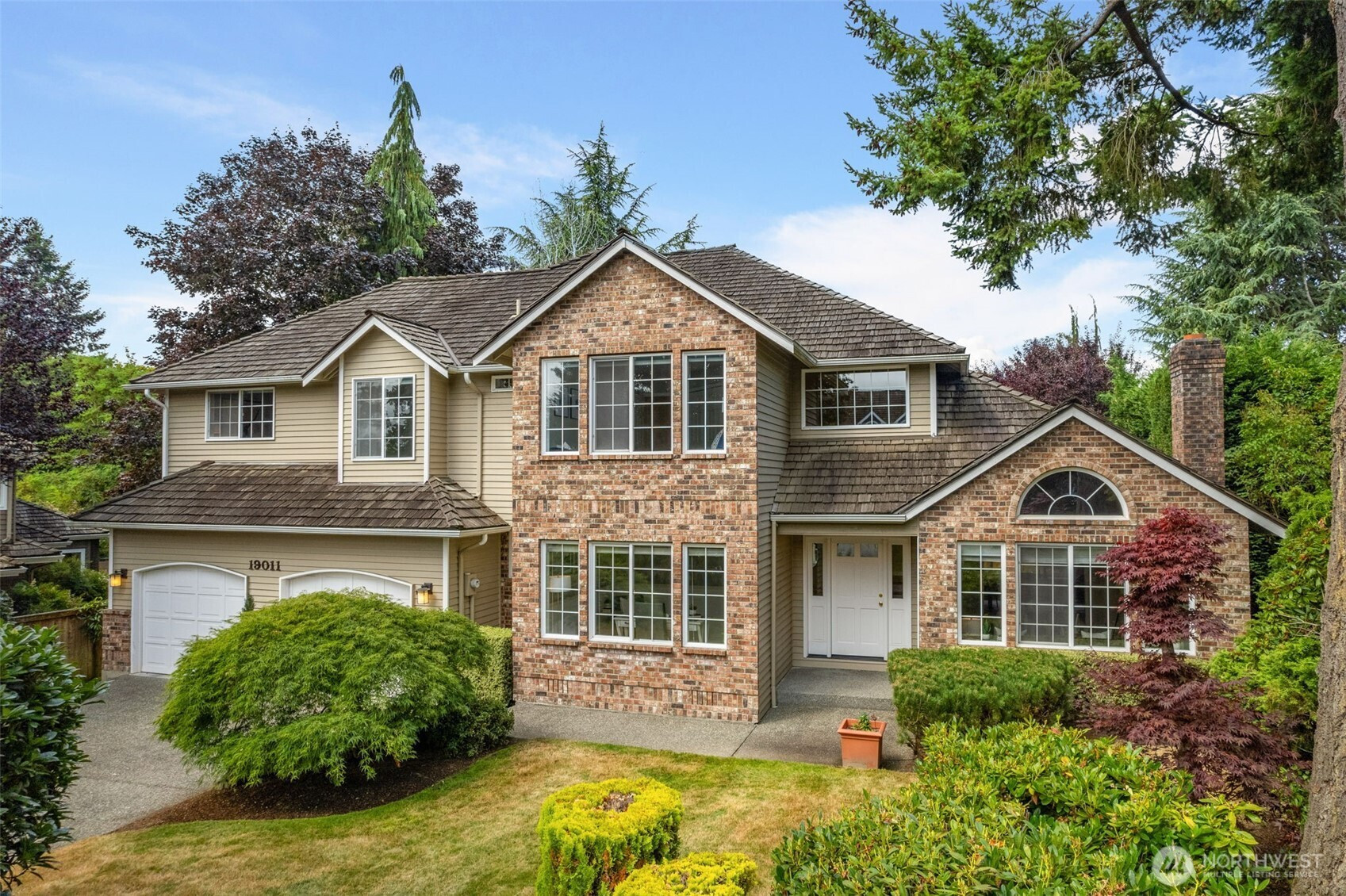 19011 64th Avenue NE, Kenmore, WA 98028