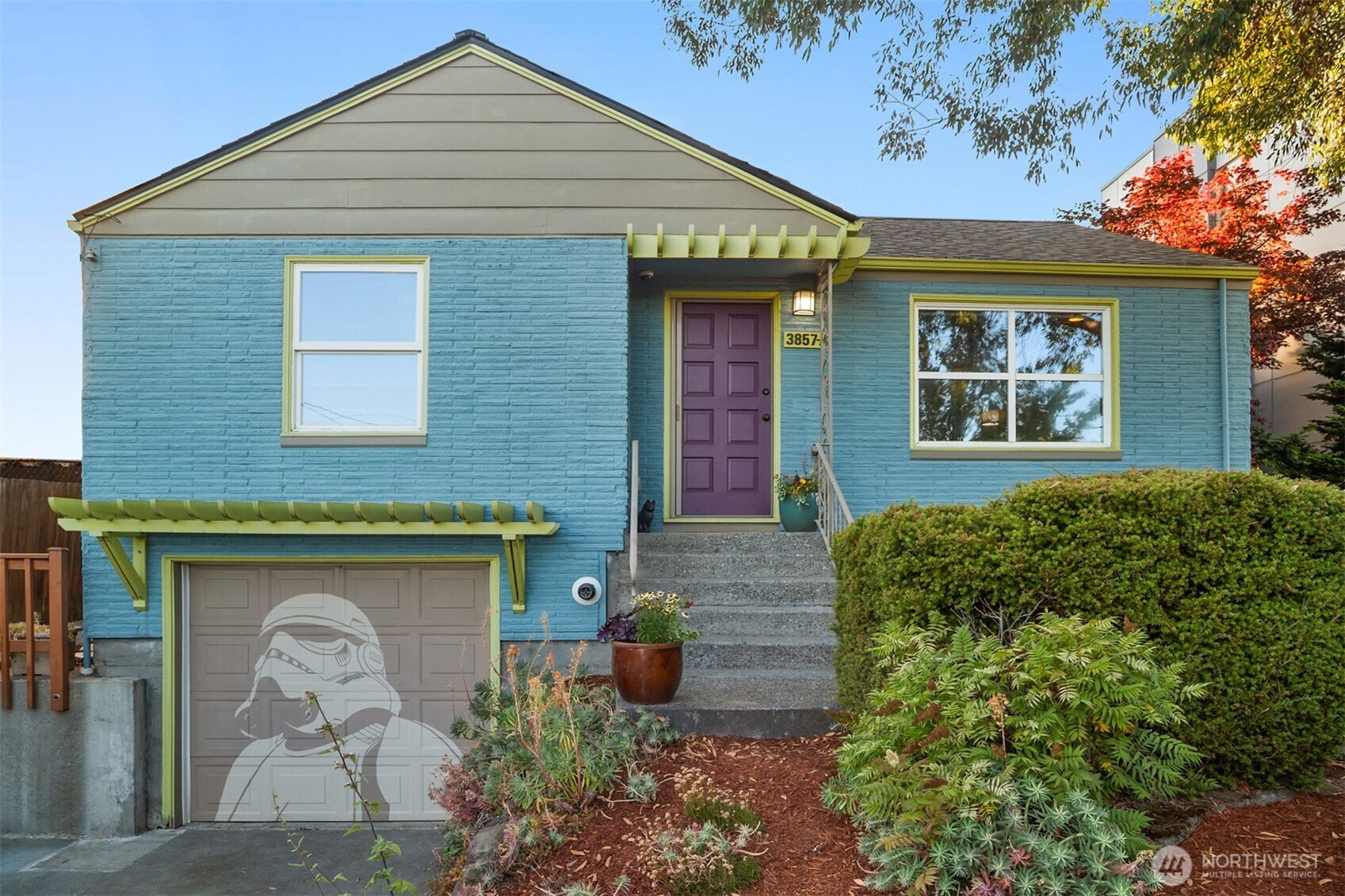 3857 Gilman Avenue W, Seattle, WA 98199
