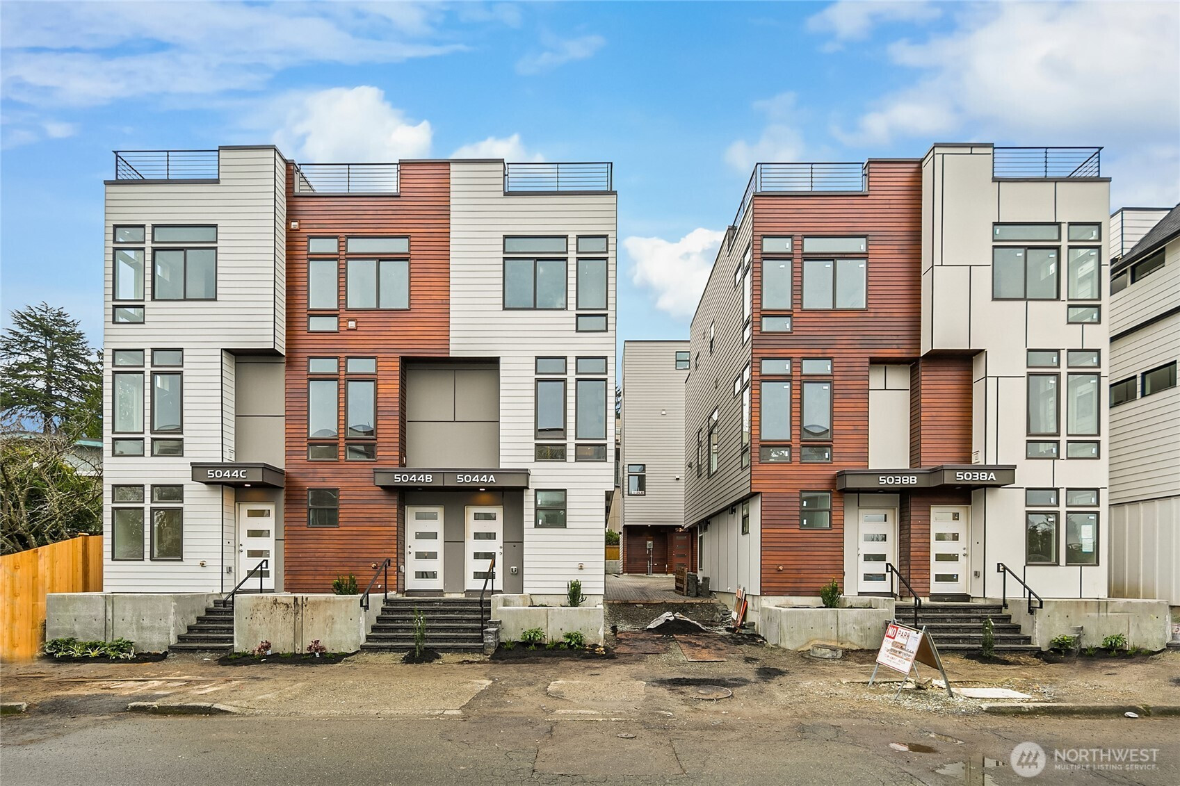 5044 Sand Point Place NE, Seattle, WA 98105
