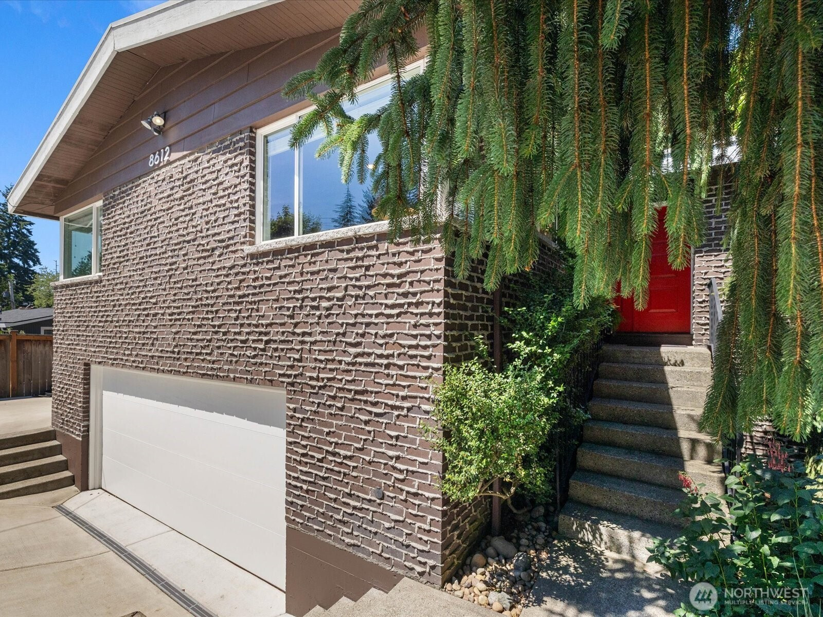 8612 NE 133rd Street, Kirkland, WA 98034