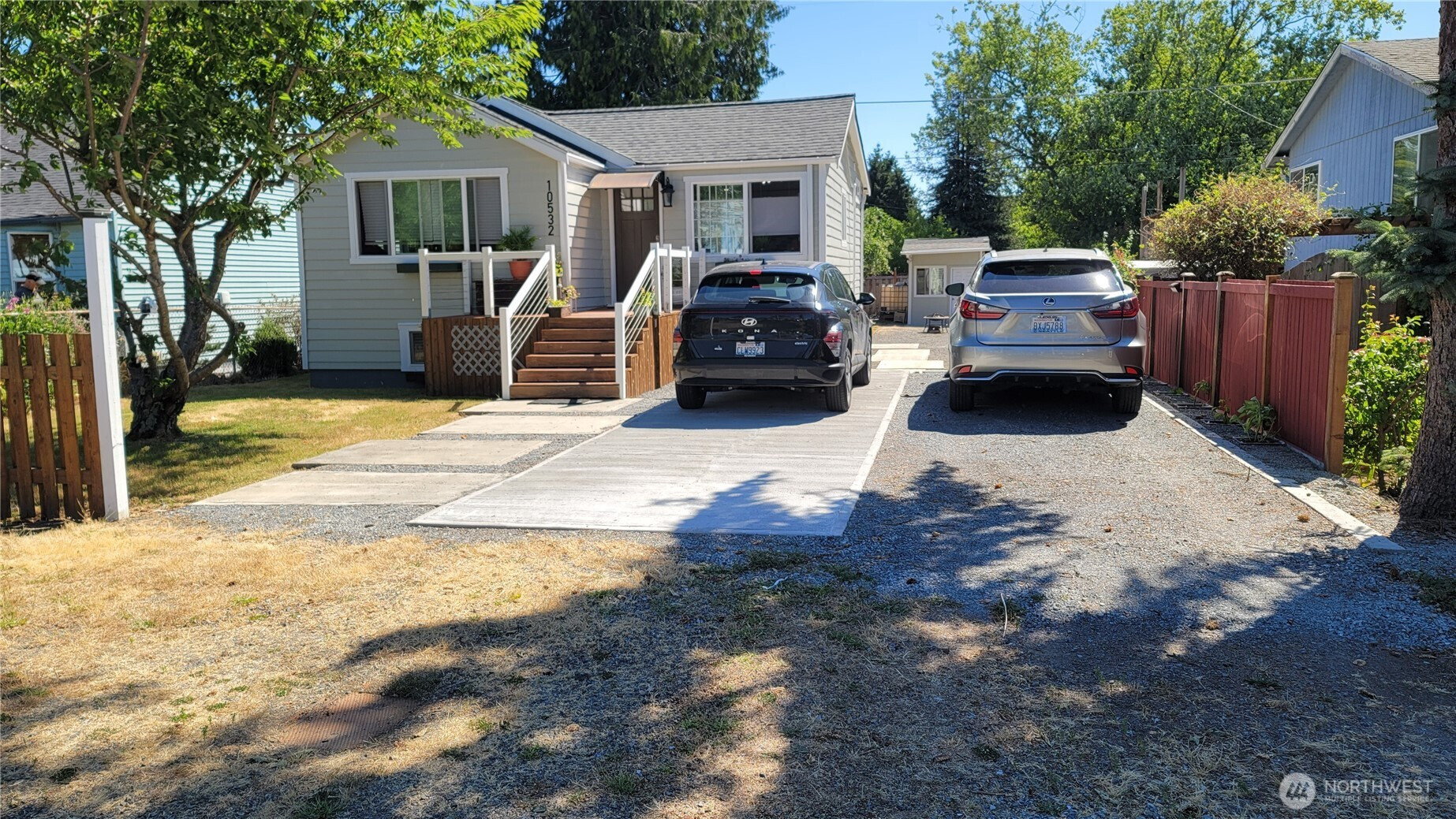 10532 Fremont Avenue N, Seattle, WA 98133