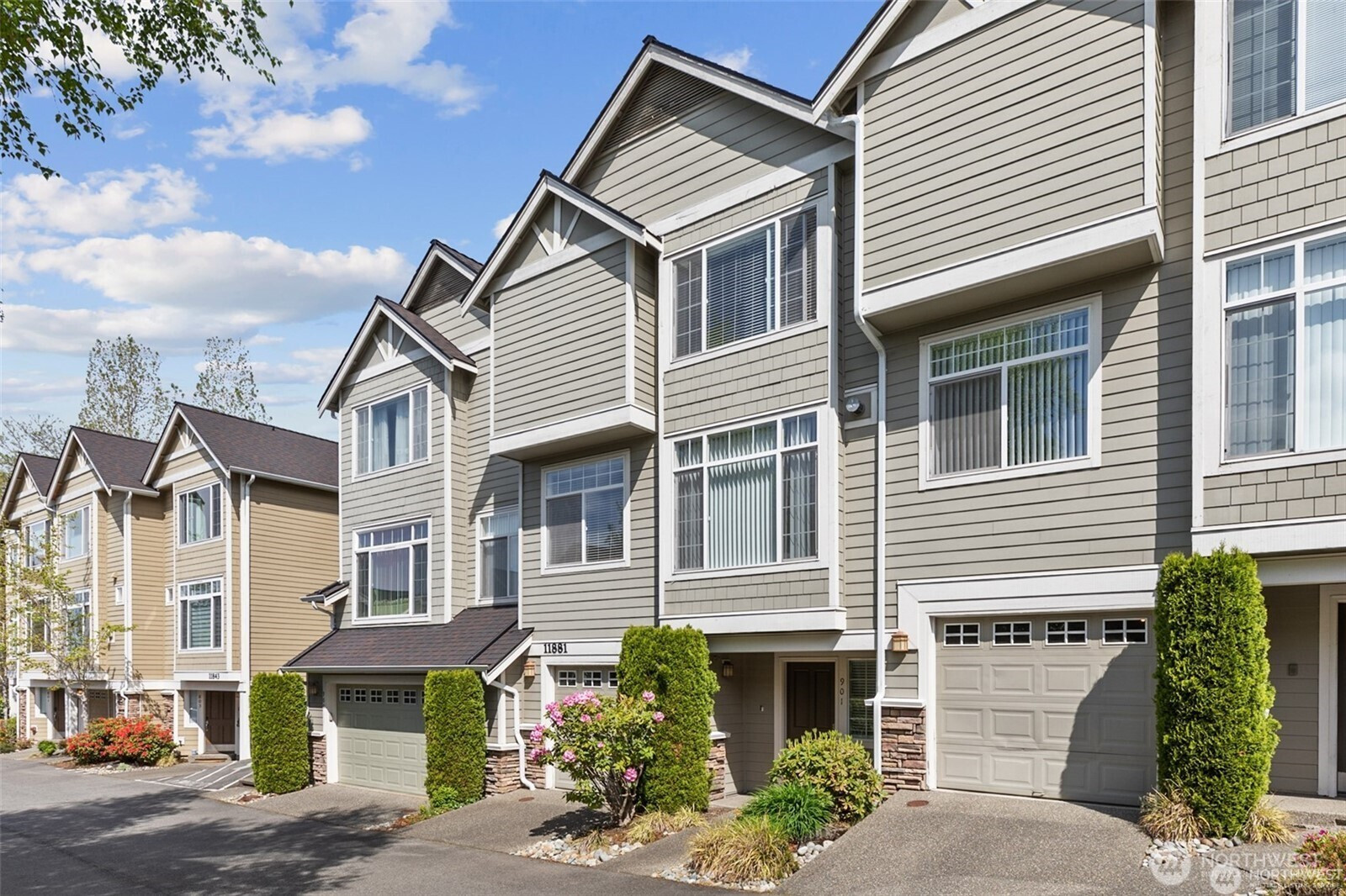 11881 SE 4th Place, Bellevue, WA 98005