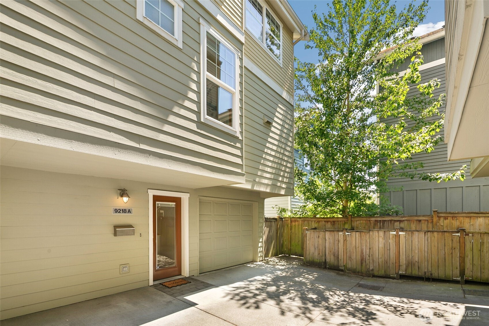 9218 Stone Avenue N, Seattle, WA 98103