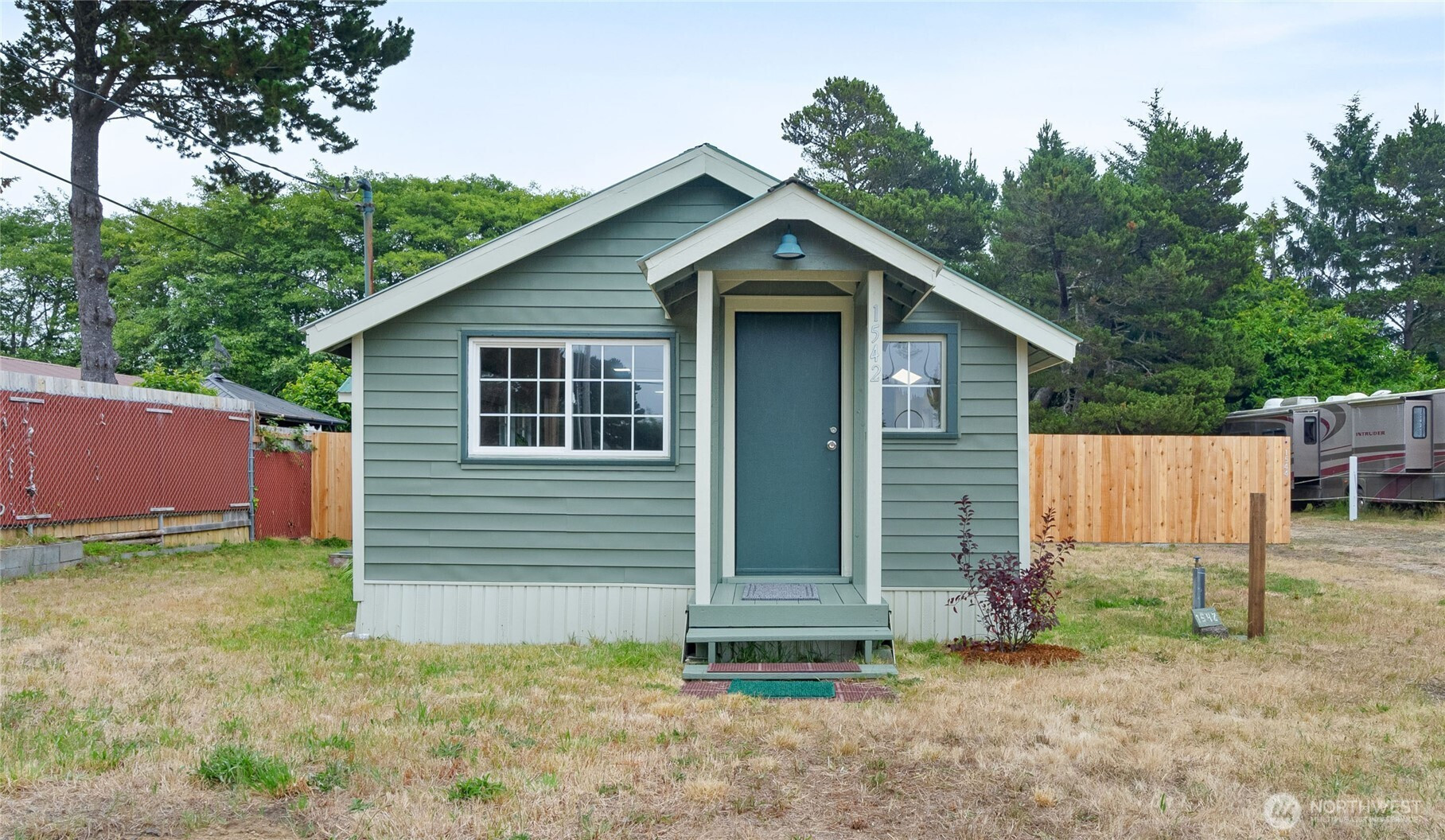 1542 State Route 105, Grayland, WA 98547