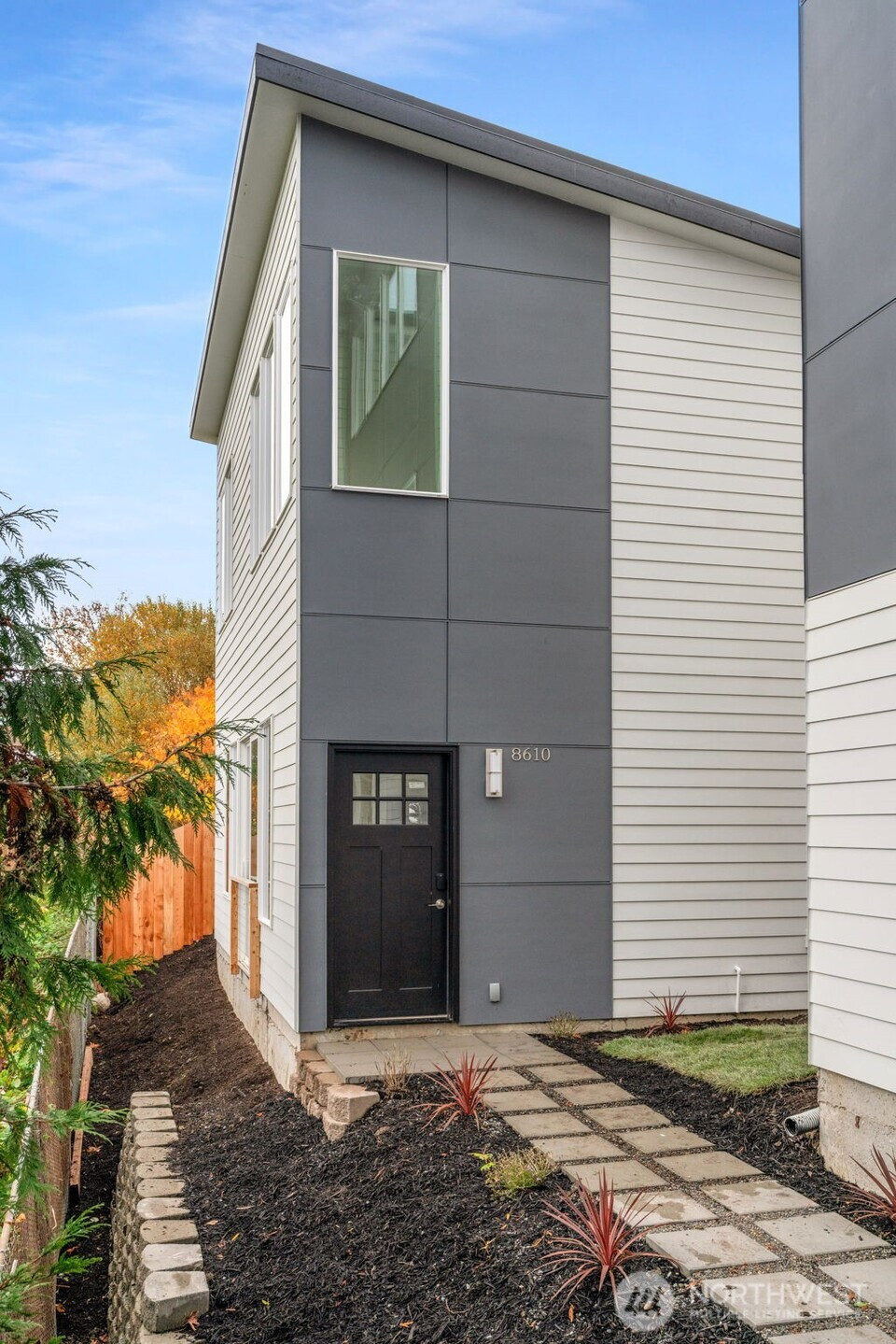 8610 37th Avenue S, Seattle, WA 98118