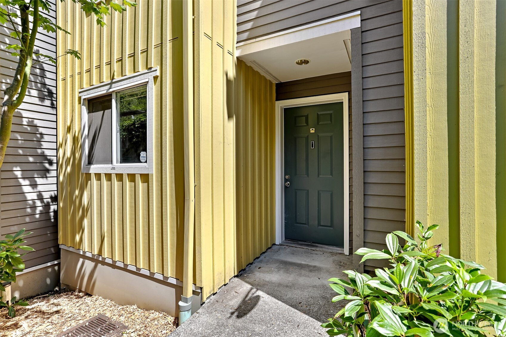 1544 Cherrylane Avenue S, Seattle, WA 98144