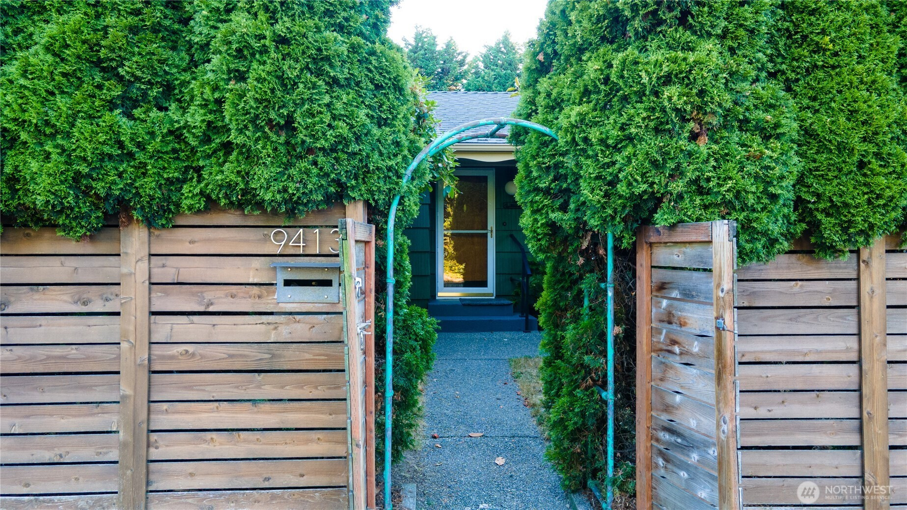 9413 26th Avenue SW, Seattle, WA 98106