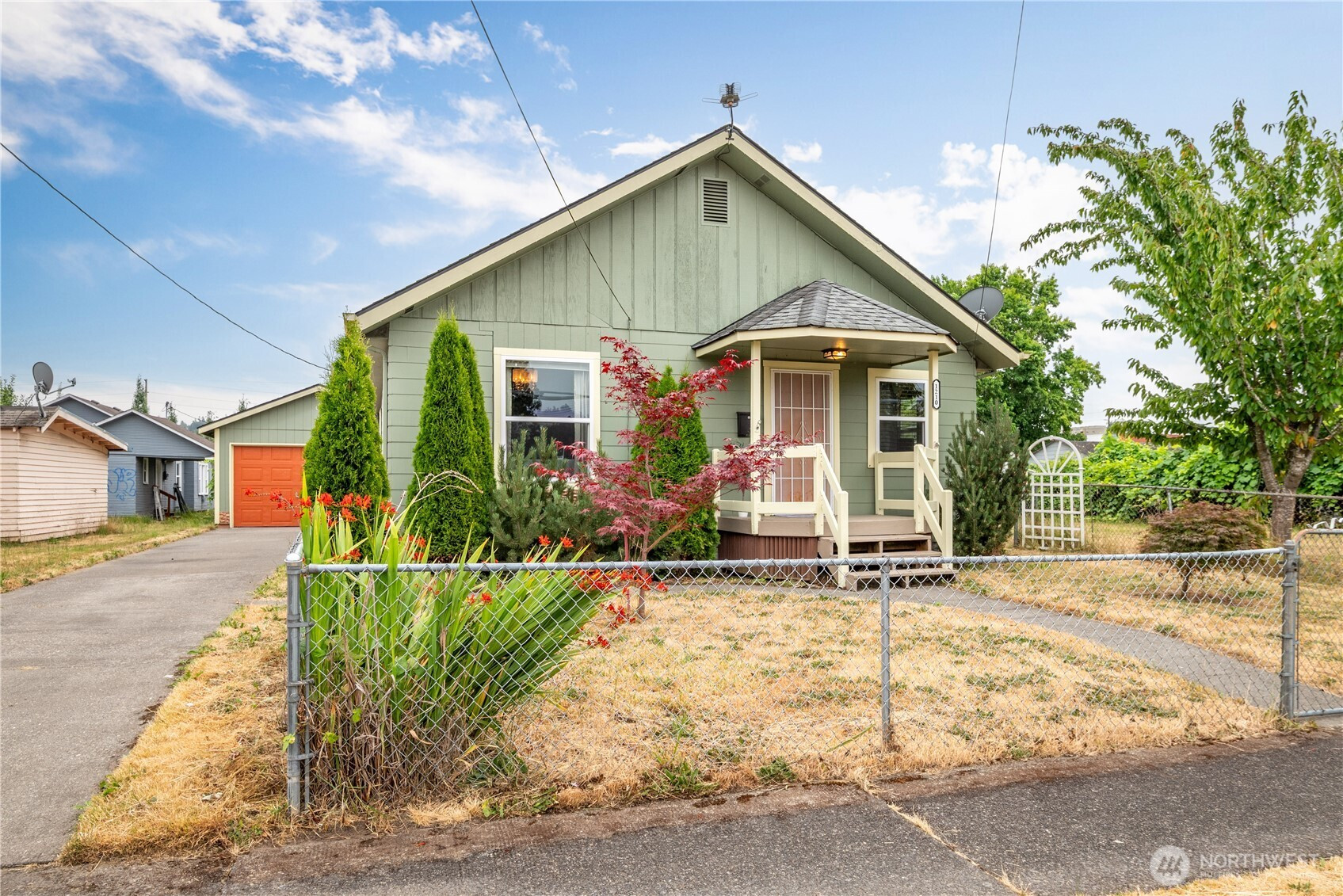 1210 S 3rd Avenue, Kelso, WA 98632