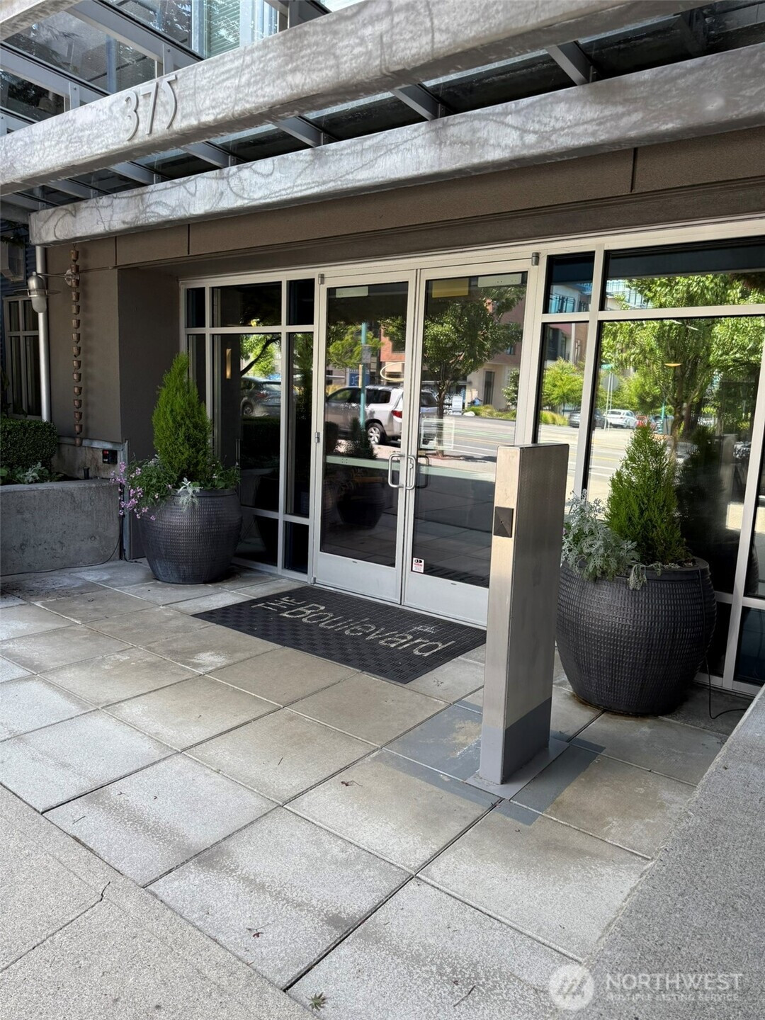 375 Kirkland Avenue, Kirkland, WA 98033