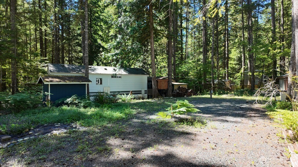 82 Riverside Drive, Deming, WA 98244