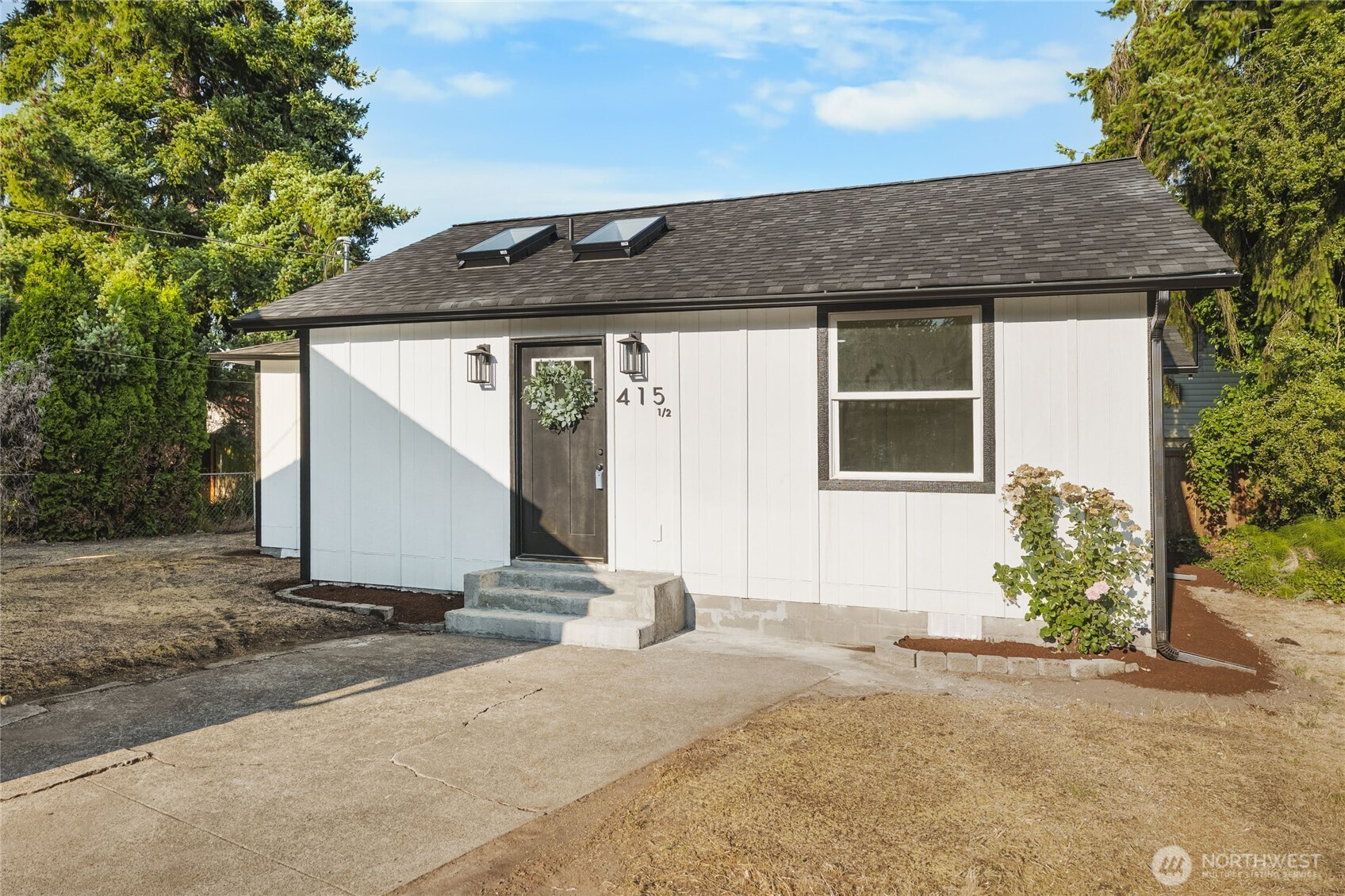 415 1/2 2nd Street NW, Puyallup, WA 98371