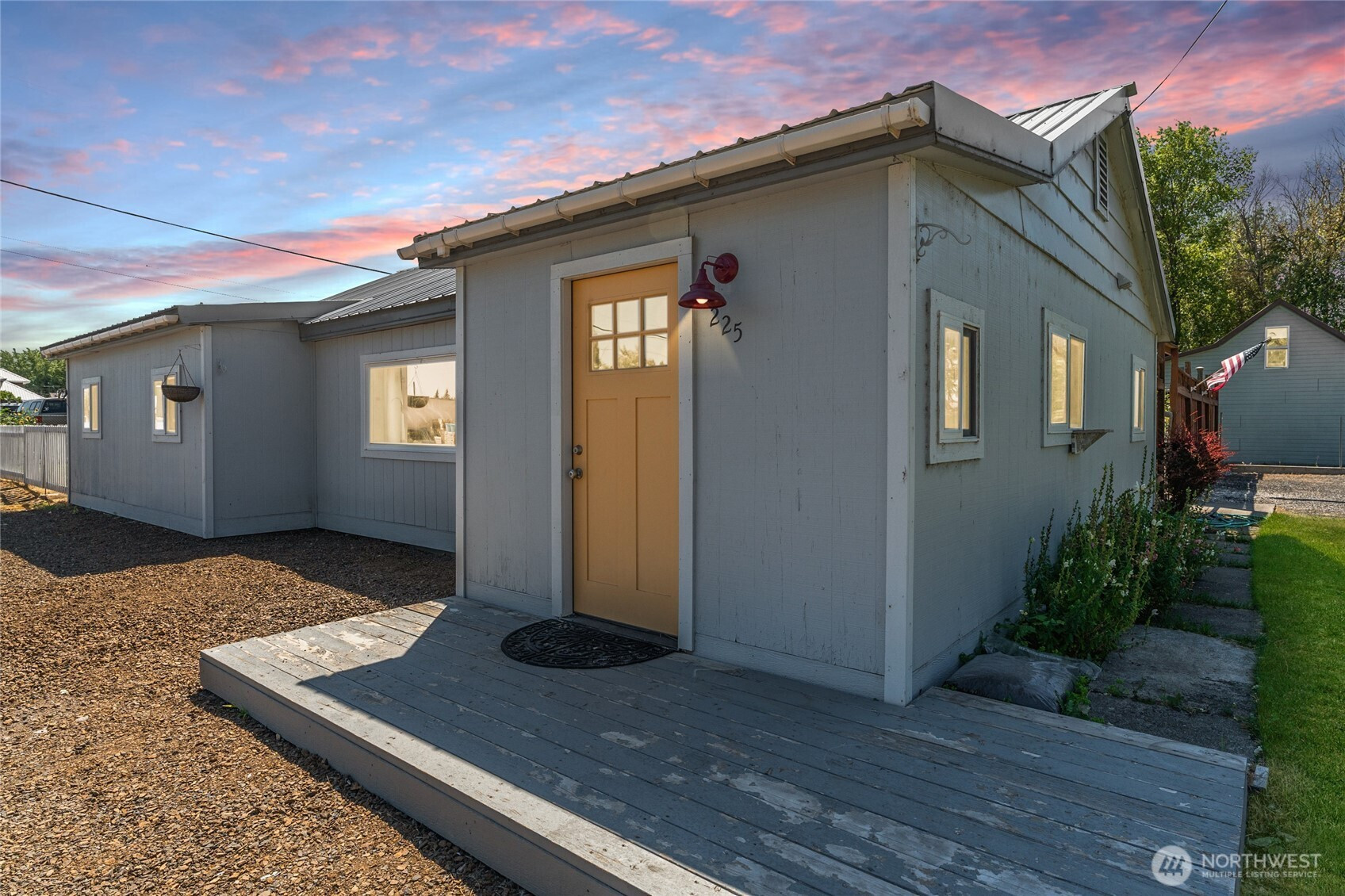 225 N 1st Street, Coulee City, WA 99115