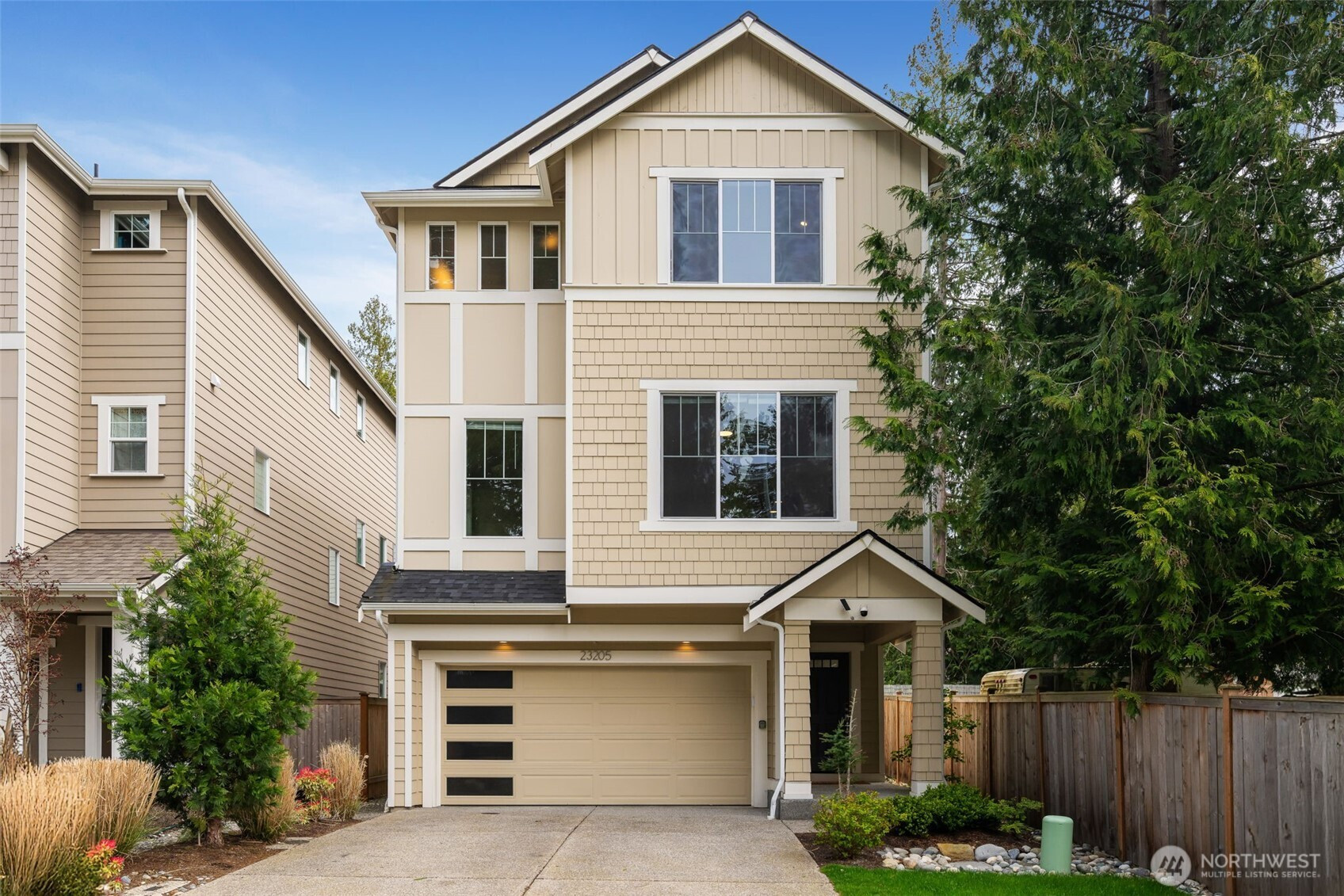 23205 89th Ave W, Edmonds, WA 98026