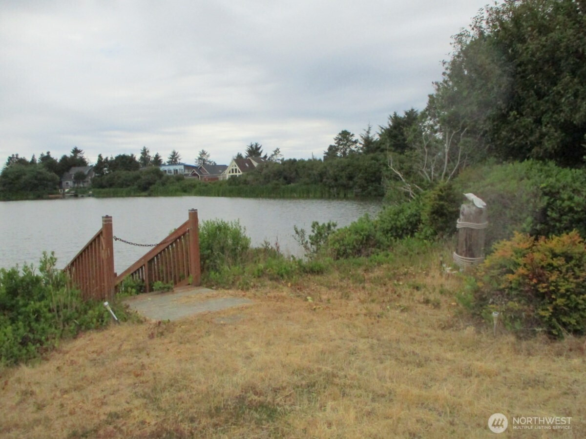 212 S Razor Clam Dr SW, Ocean Shores, WA 98569