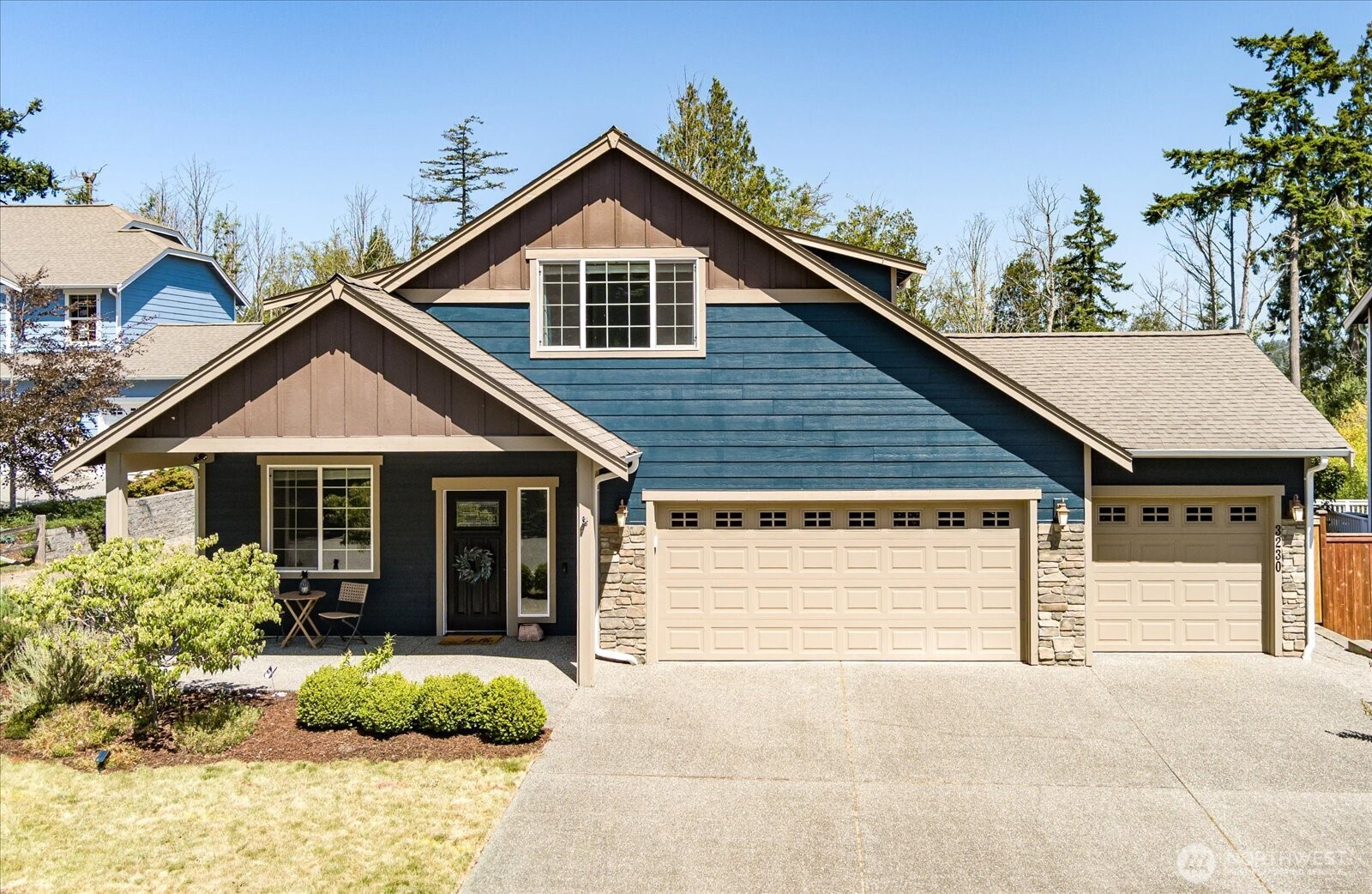 3230 SW Fairway Point Drive, Oak Harbor, WA 98277