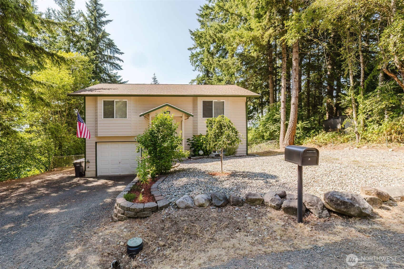 1050 NE Larson Boulevard, Belfair, WA 98528