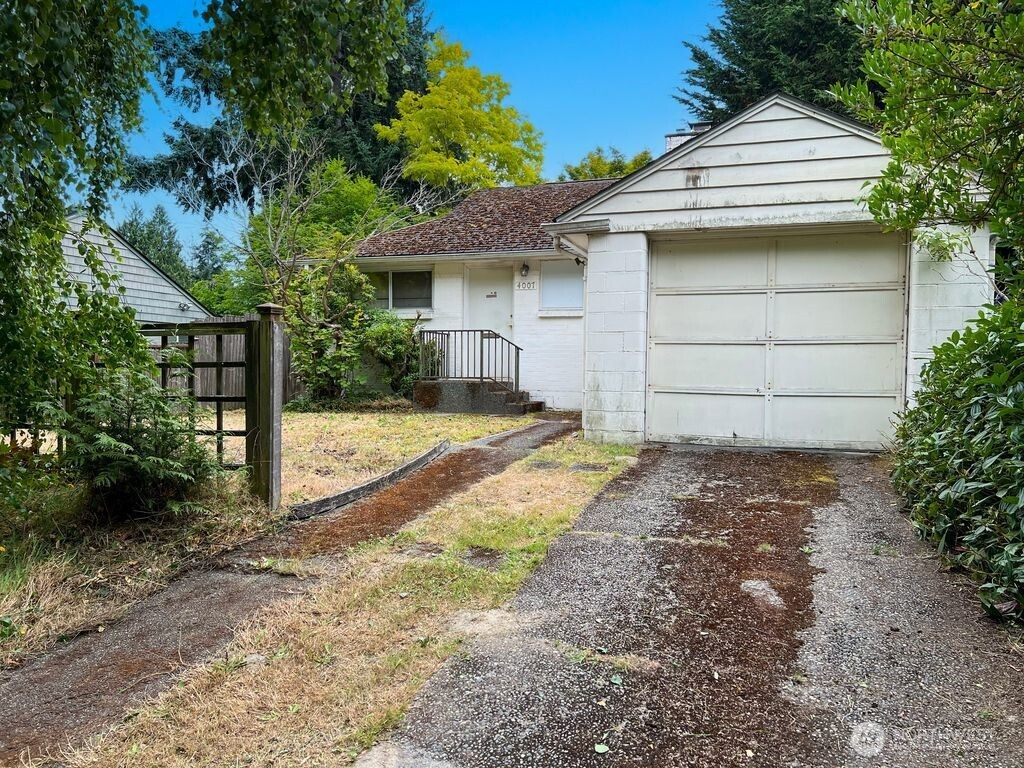 4007 W Emerson Street, Seattle, WA 98199