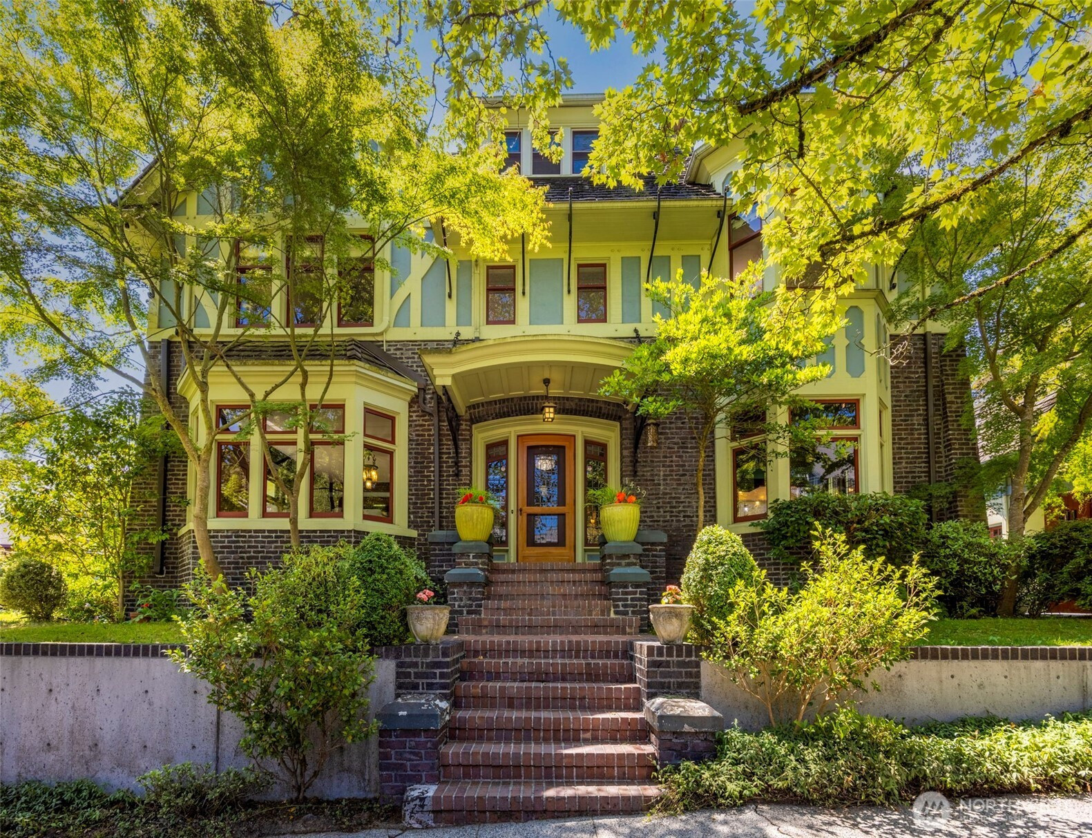 1439 E Ward Street, Seattle, WA 98112