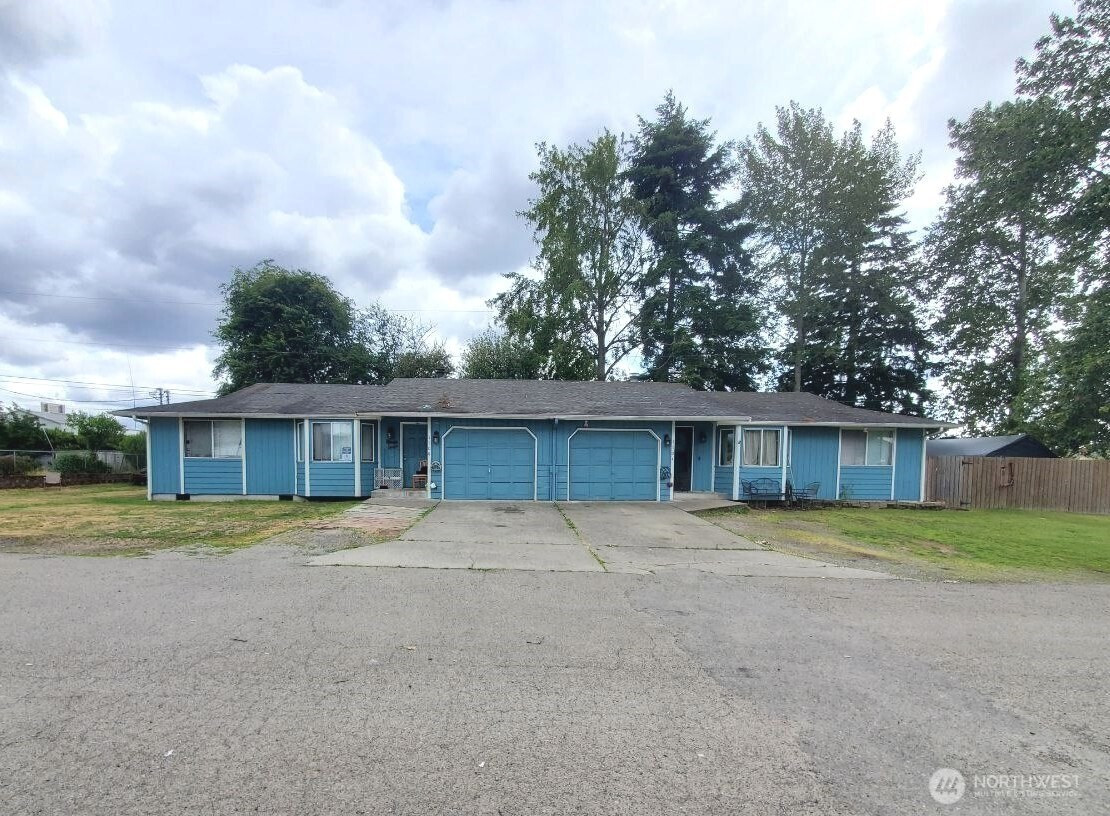 1104 -1106 106th Street Ct E, Tacoma, WA 98445