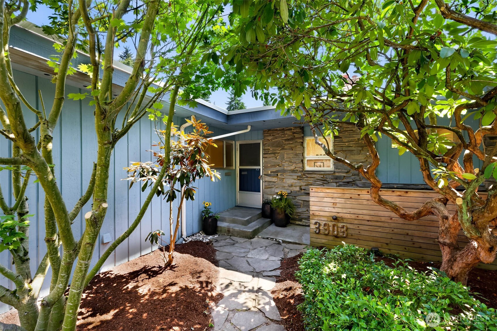 3903 W Emerson Street, Seattle, WA 98199
