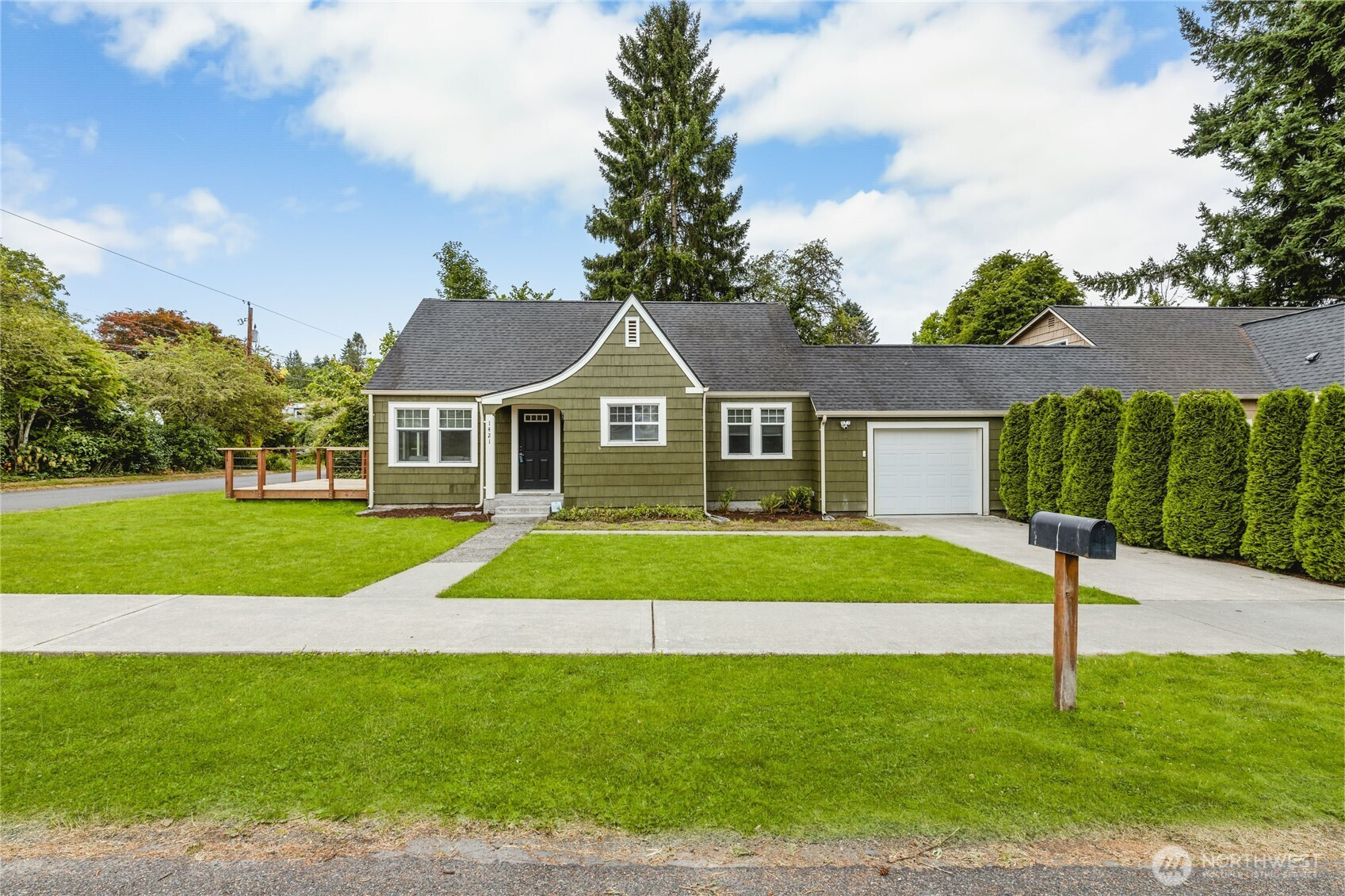 1421 Pine Avenue NE, Olympia, WA 98506