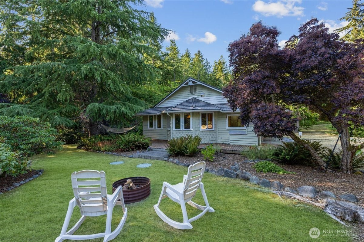 3323 Dorothys Lane, Clinton, WA 98236
